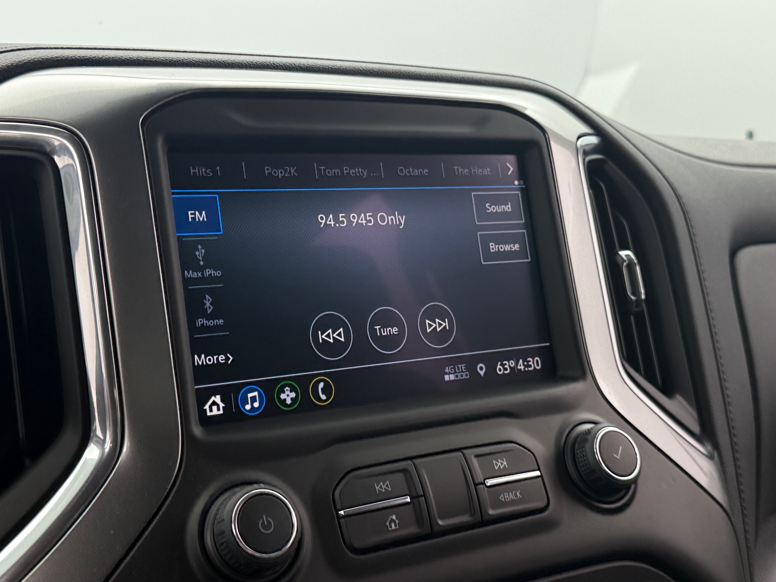 Thumbnail: 2022 Chevrolet Silverado 1500 - 4