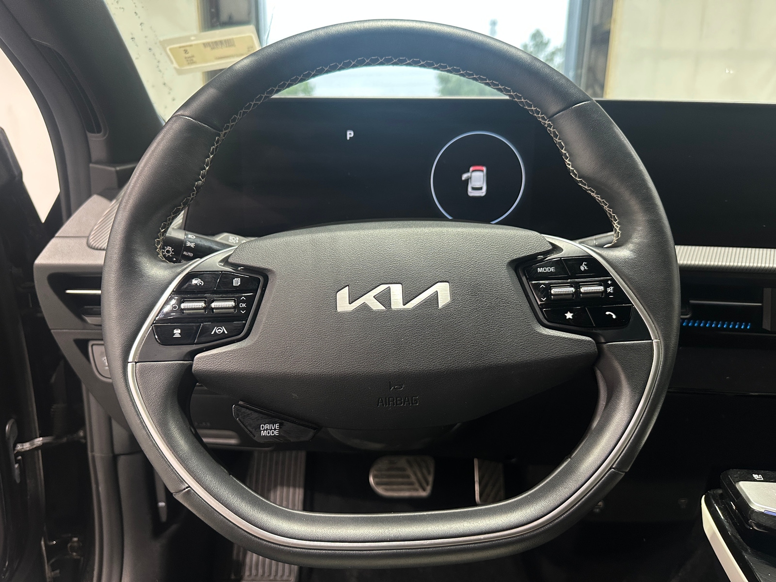Thumbnail: 2023 Kia EV6 - 4