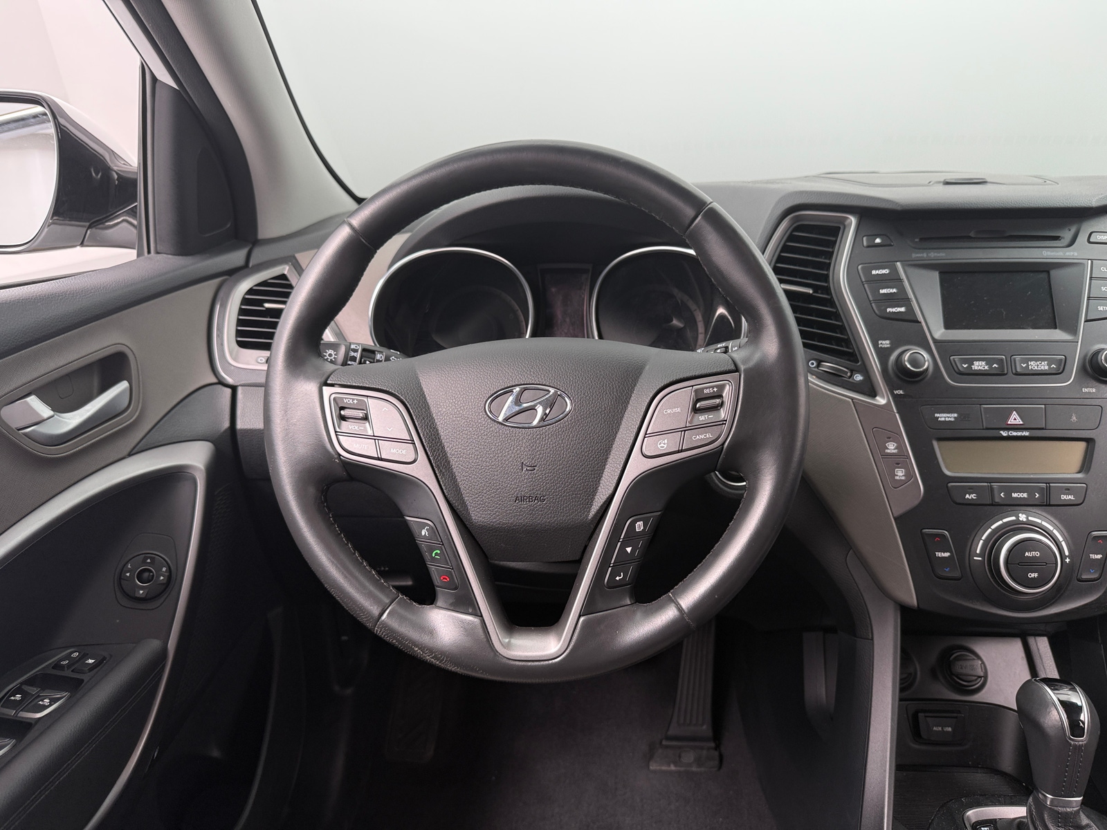 Thumbnail: 2016 Hyundai Santa Fe - 4