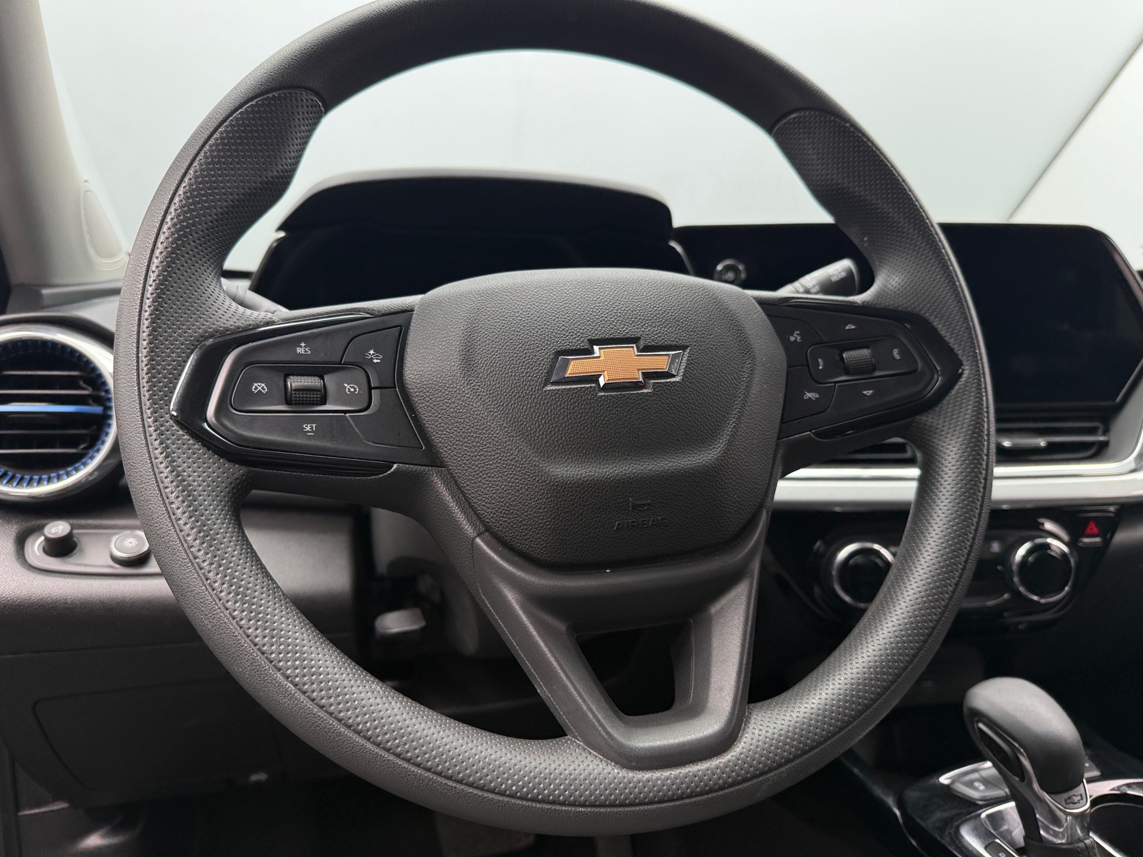 Thumbnail: 2025 Chevrolet Trax - 5
