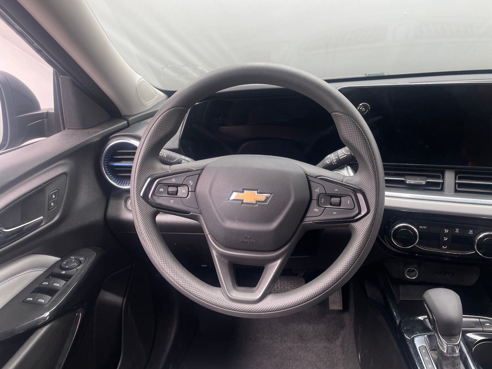 Thumbnail: 2025 Chevrolet Trax - 5