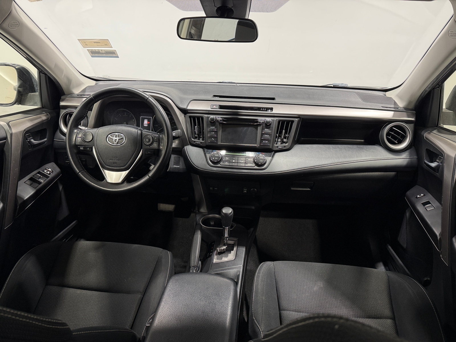 Thumbnail: 2018 Toyota RAV4 - 3
