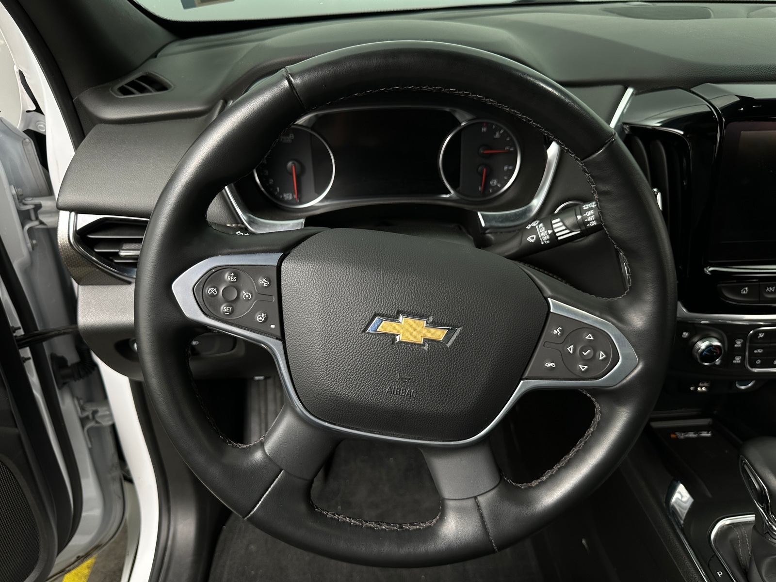 Thumbnail: 2023 Chevrolet Traverse - 4