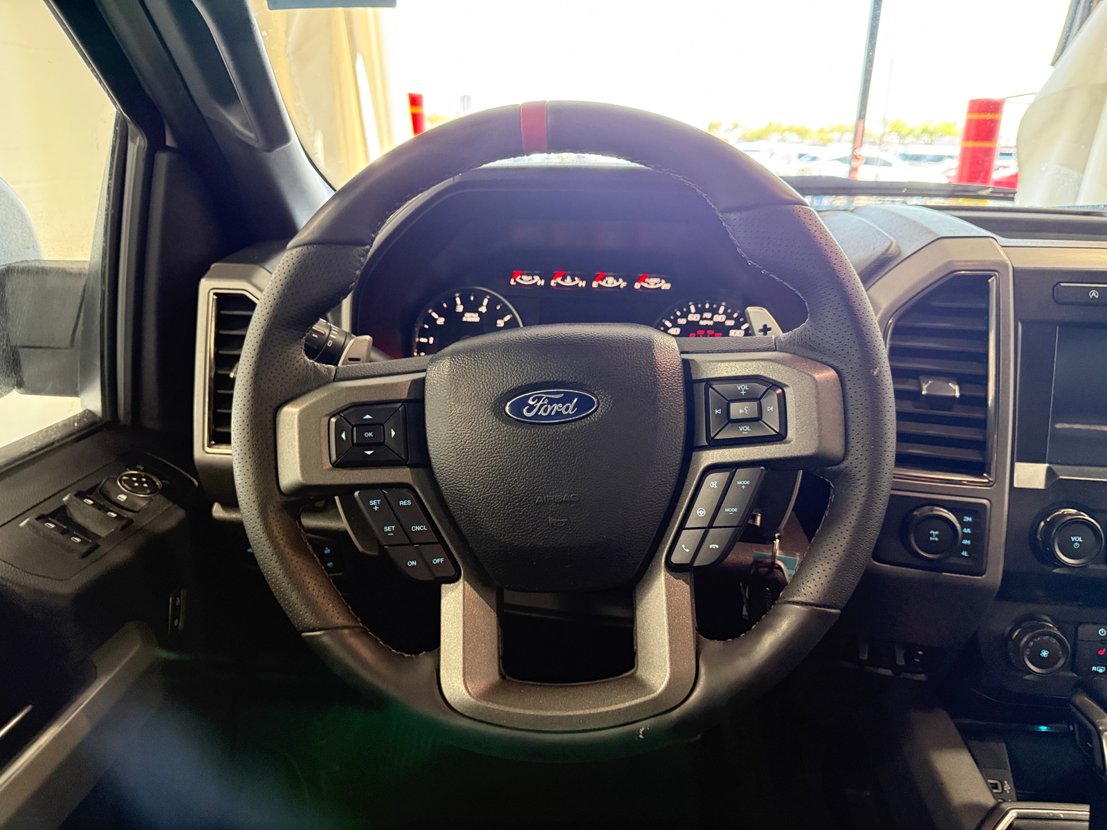 Thumbnail: 2019 Ford Econoline - 4
