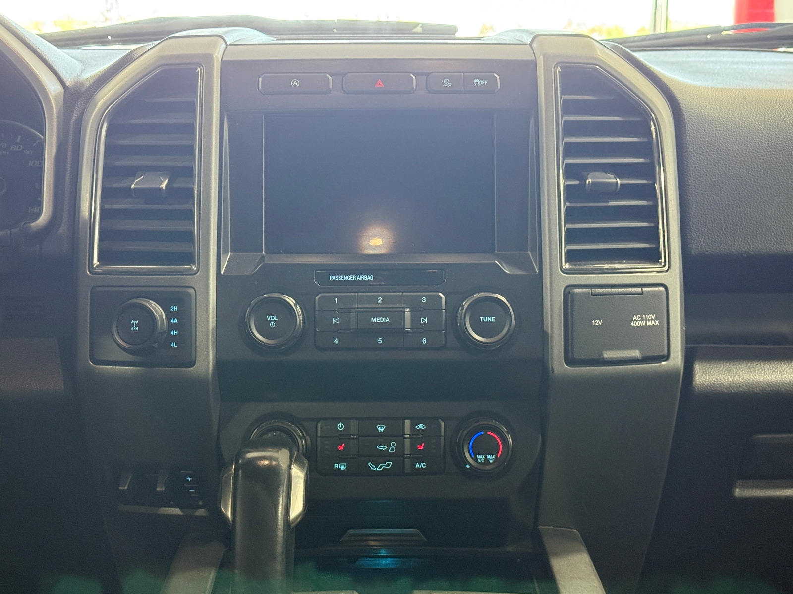 Thumbnail: 2019 Ford Econoline - 3