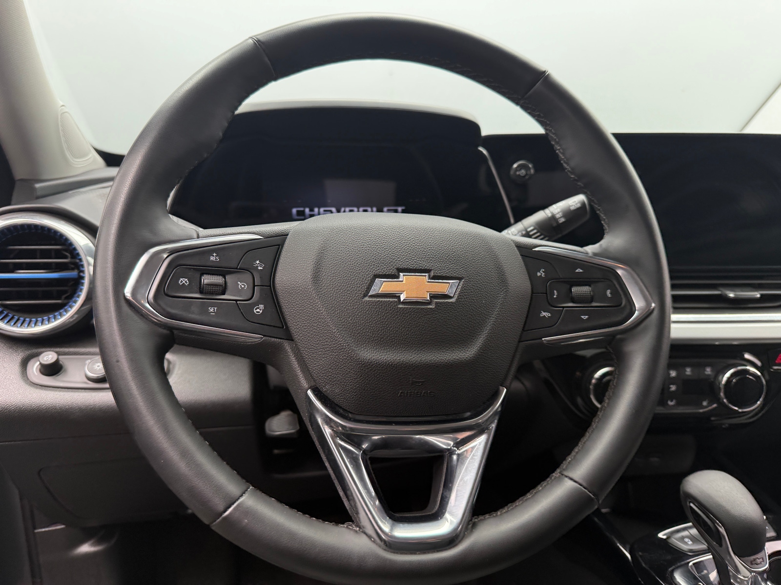 Thumbnail: 2025 Chevrolet Trax - 5