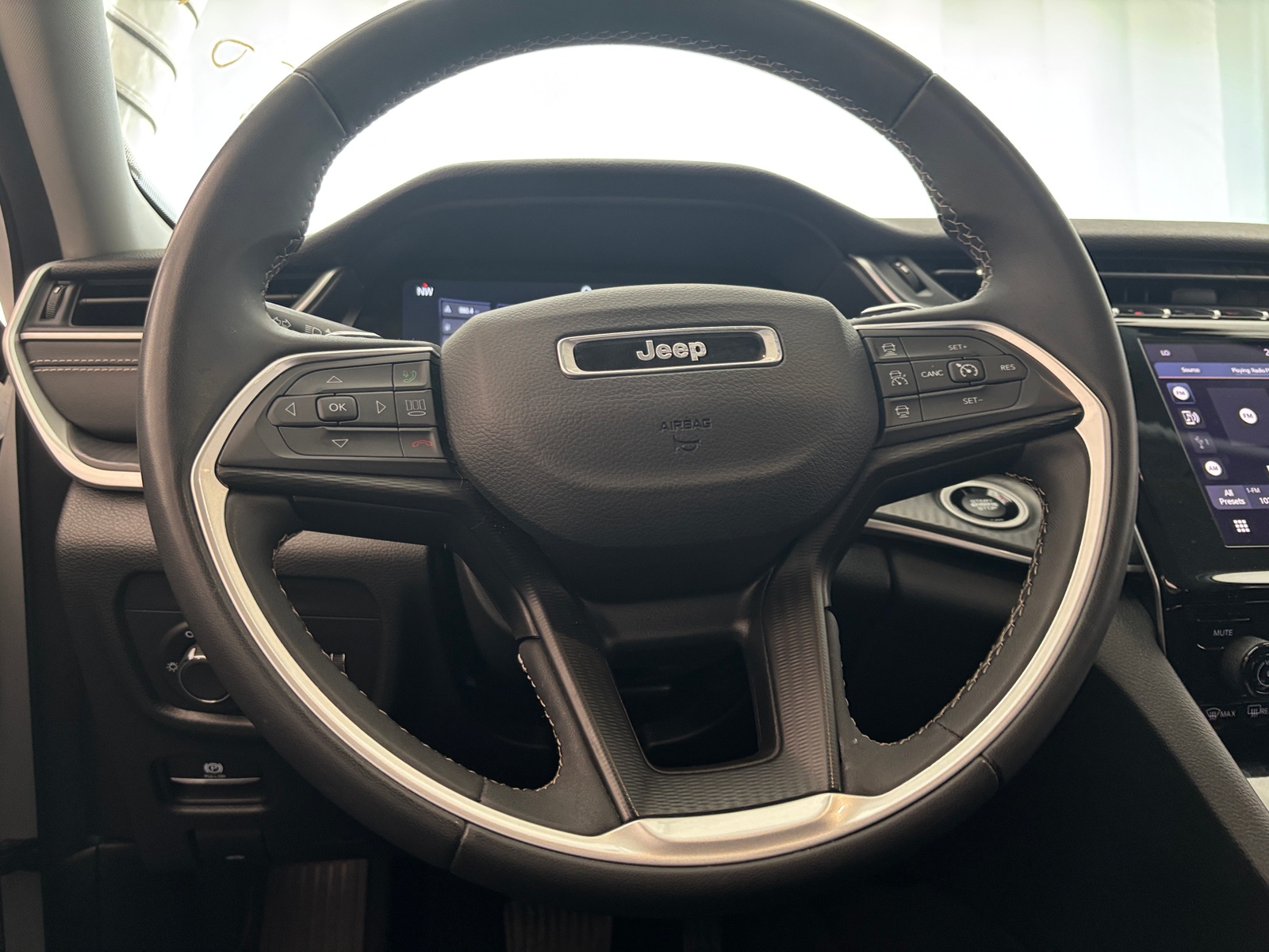 Thumbnail: 2023 Jeep Grand Cherokee - 5