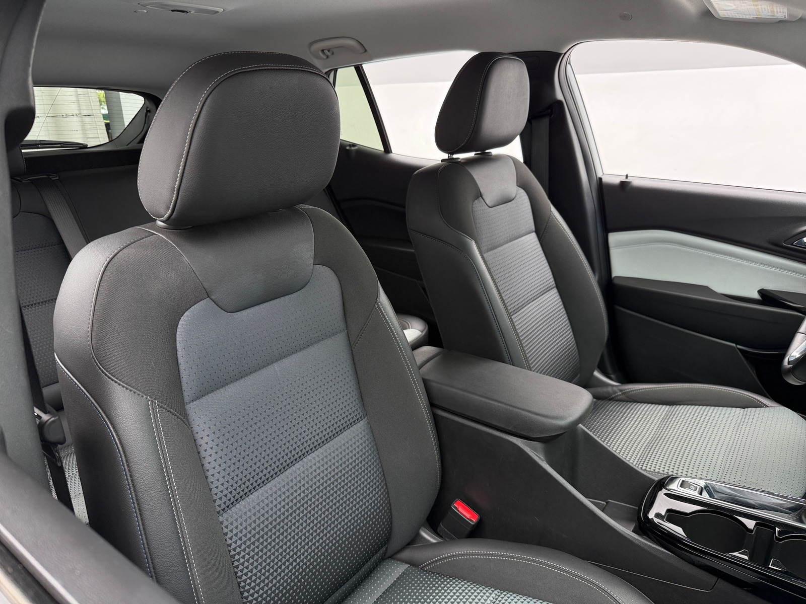 Thumbnail: 2025 Chevrolet Trax - 2