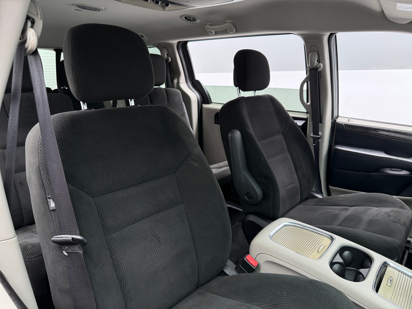 Thumbnail: 2016 Dodge Grand Caravan - 2