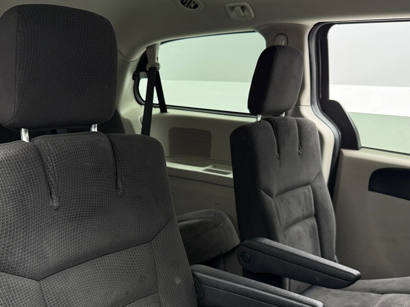 Thumbnail: 2016 Dodge Grand Caravan - 6