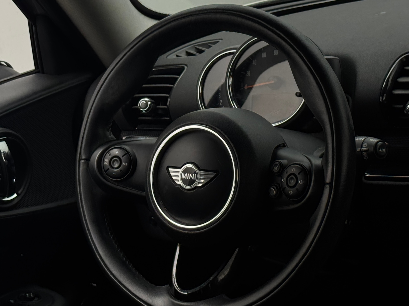 Thumbnail: 2017 MINI Cooper Clubman - 4