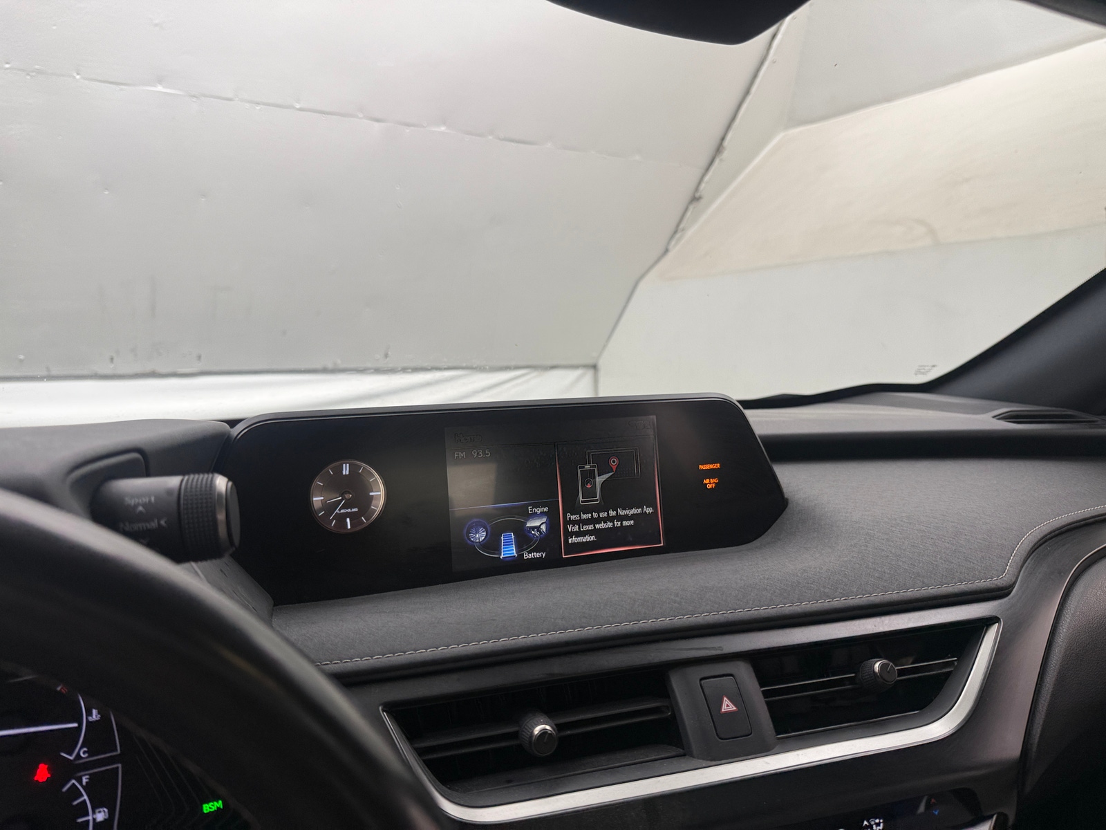 Thumbnail: 2020 Lexus UX - 4