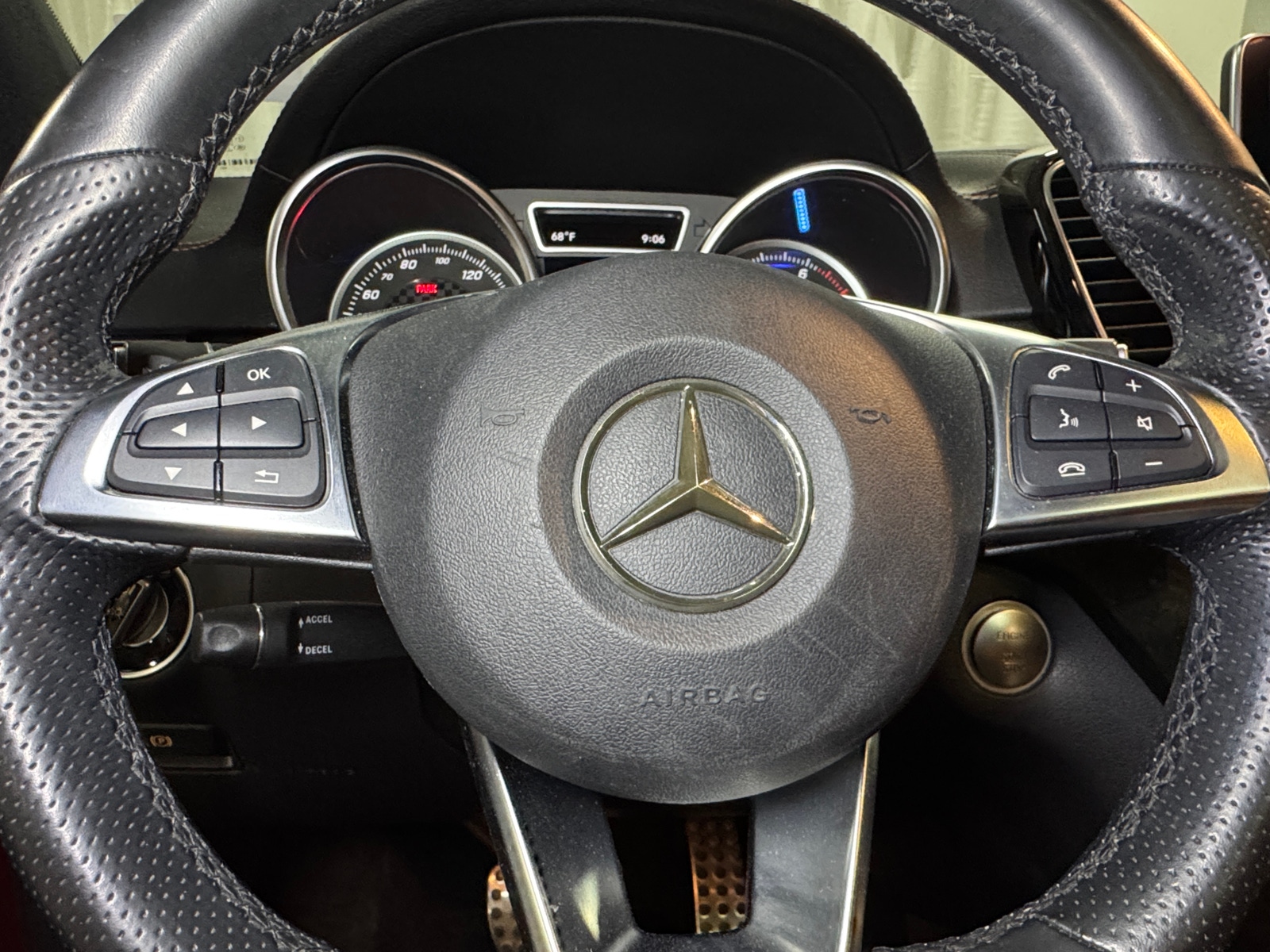 Thumbnail: 2016 Mercedes-Benz GLE - 4