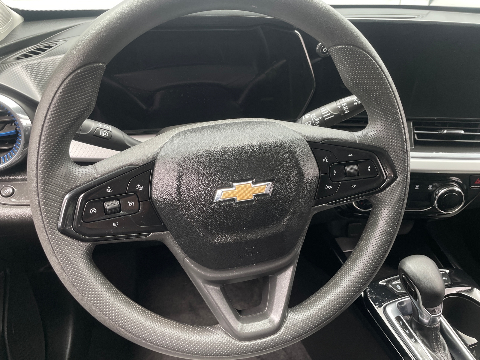 Thumbnail: 2025 Chevrolet Trax - 5