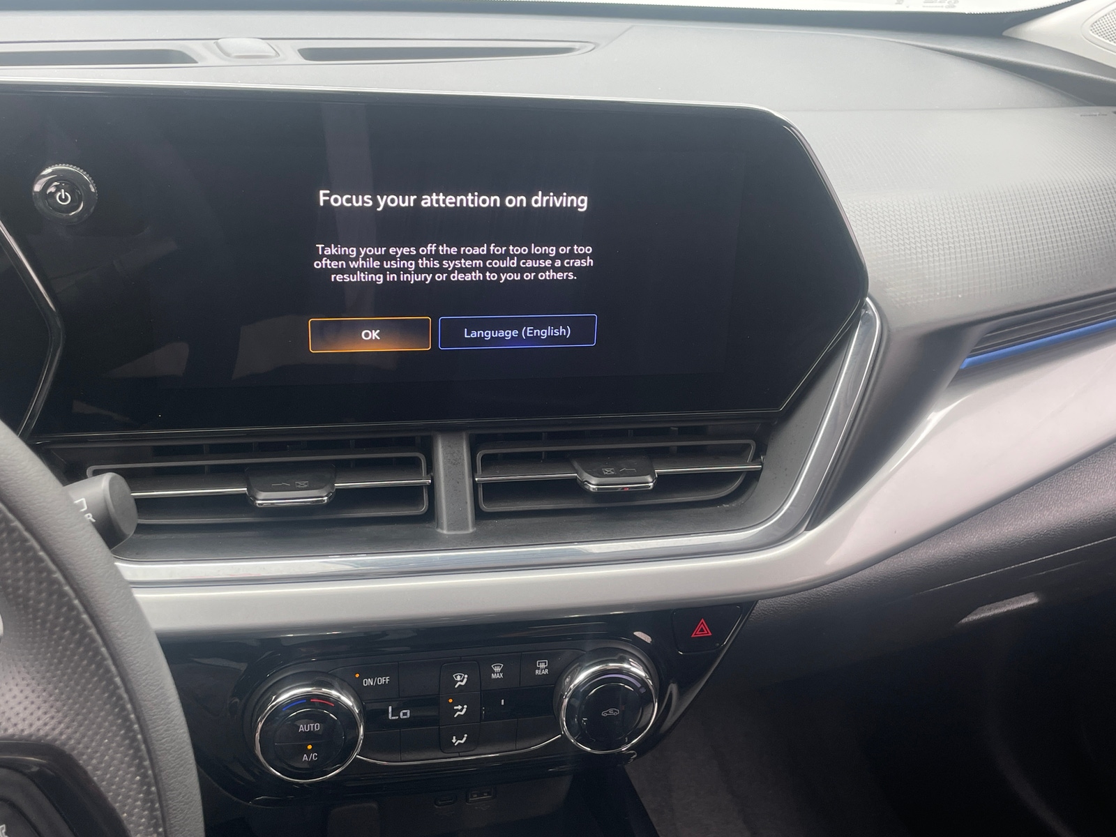 Thumbnail: 2025 Chevrolet Trax - 4