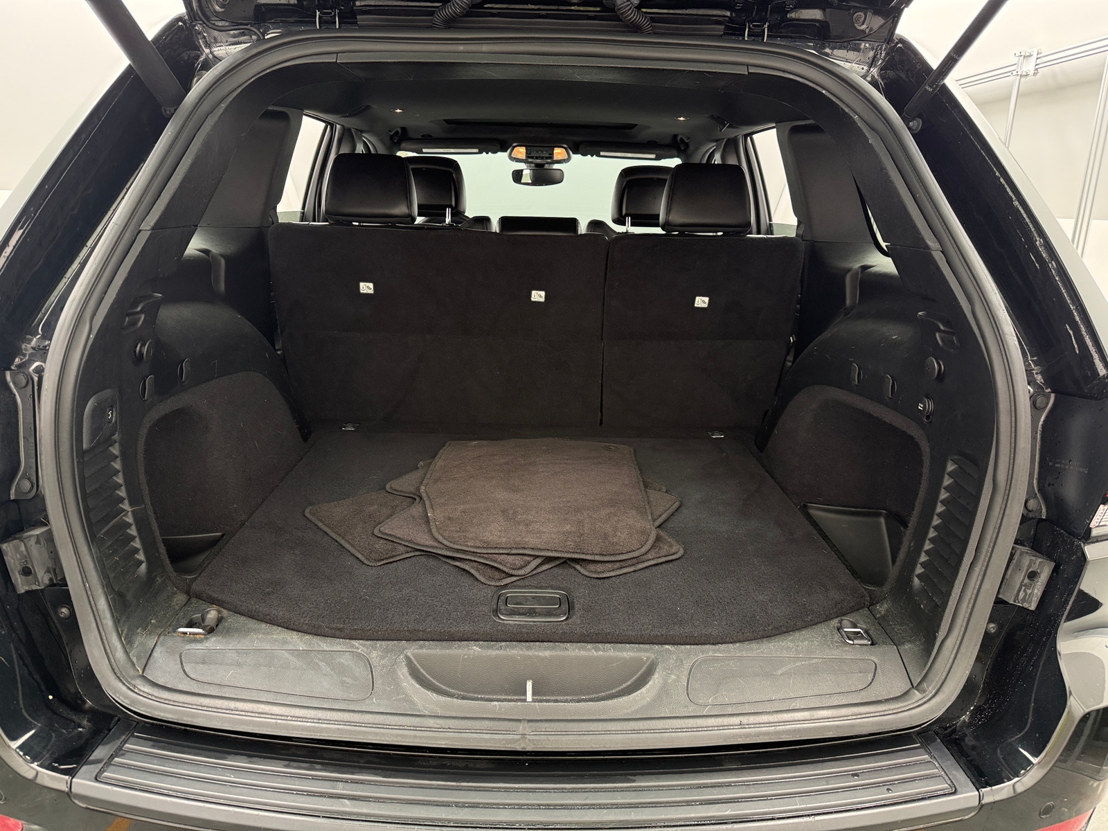 Thumbnail: 2019 Jeep Grand Cherokee - 6
