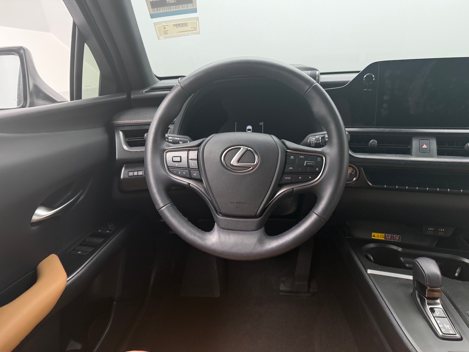 Thumbnail: 2025 Lexus UX - 4