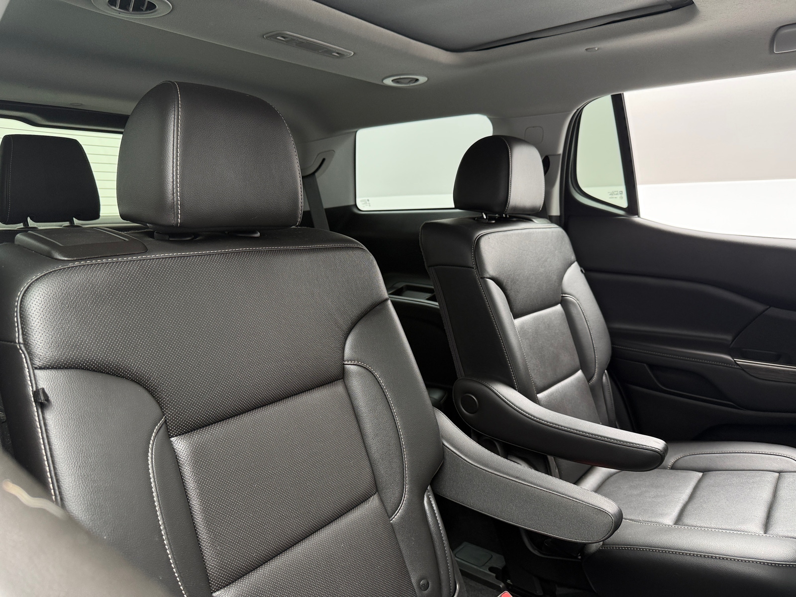 Thumbnail: 2023 GMC Acadia - 5