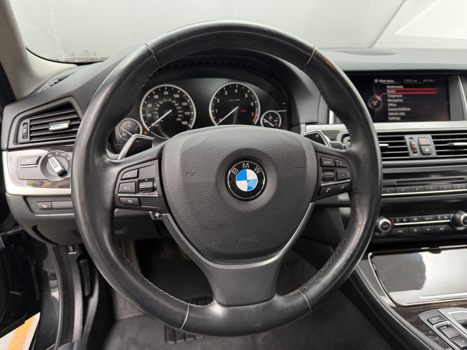 Thumbnail: 2016 BMW 5 Series - 4