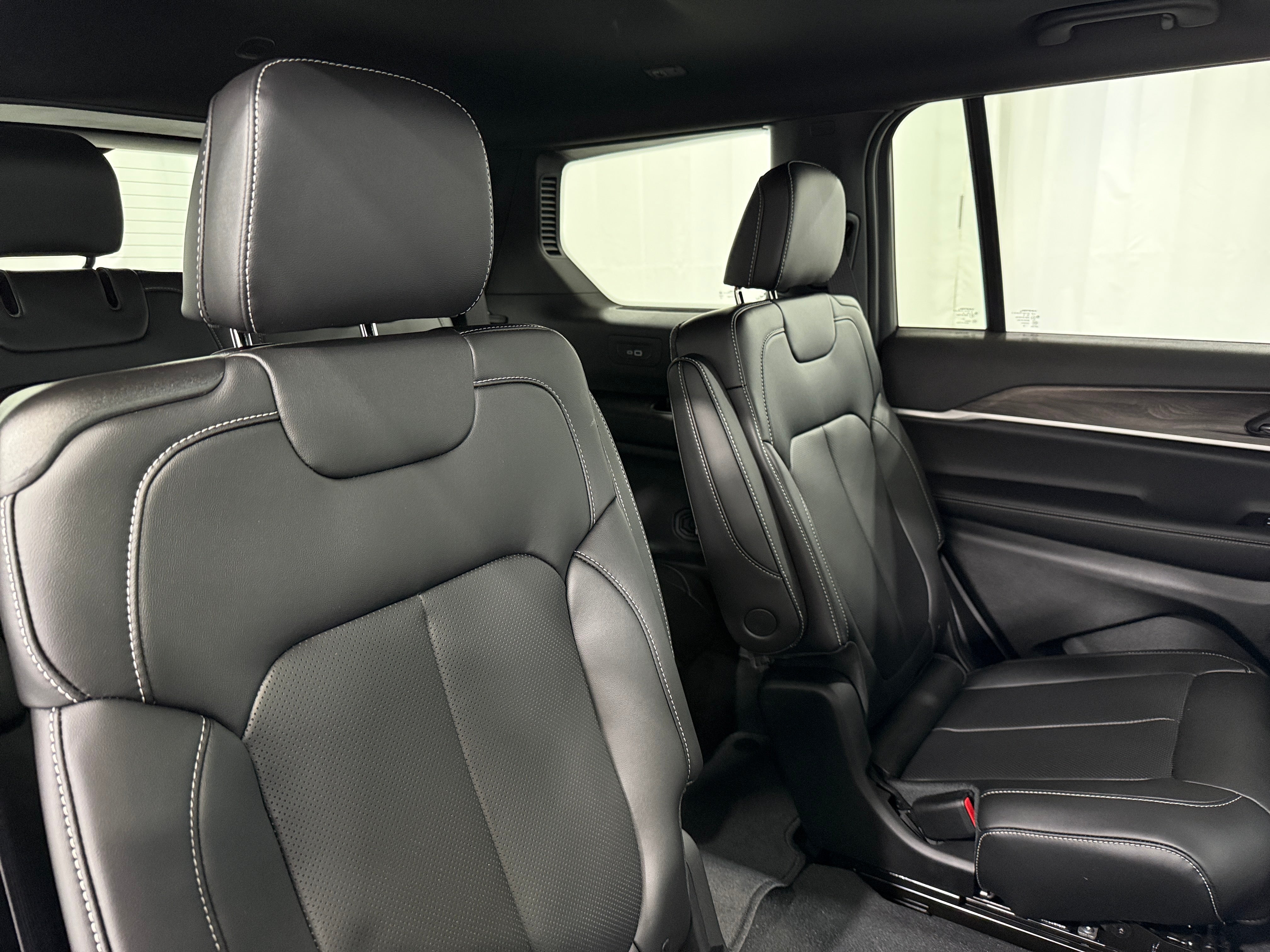 2026 Jeep Grand Cherokee L Limited - Photo 4