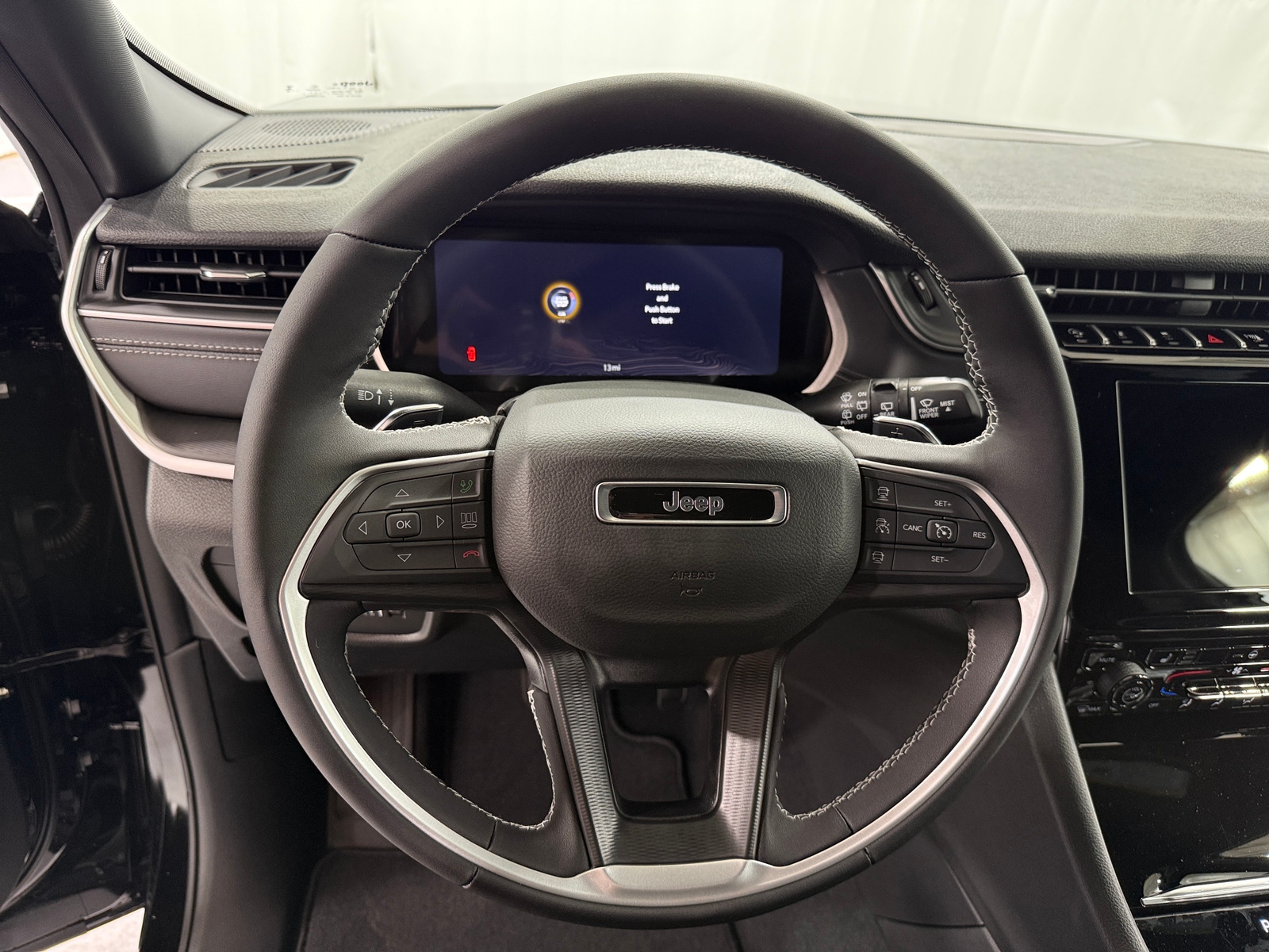 Thumbnail: 2026 Jeep Grand Cherokee - 5