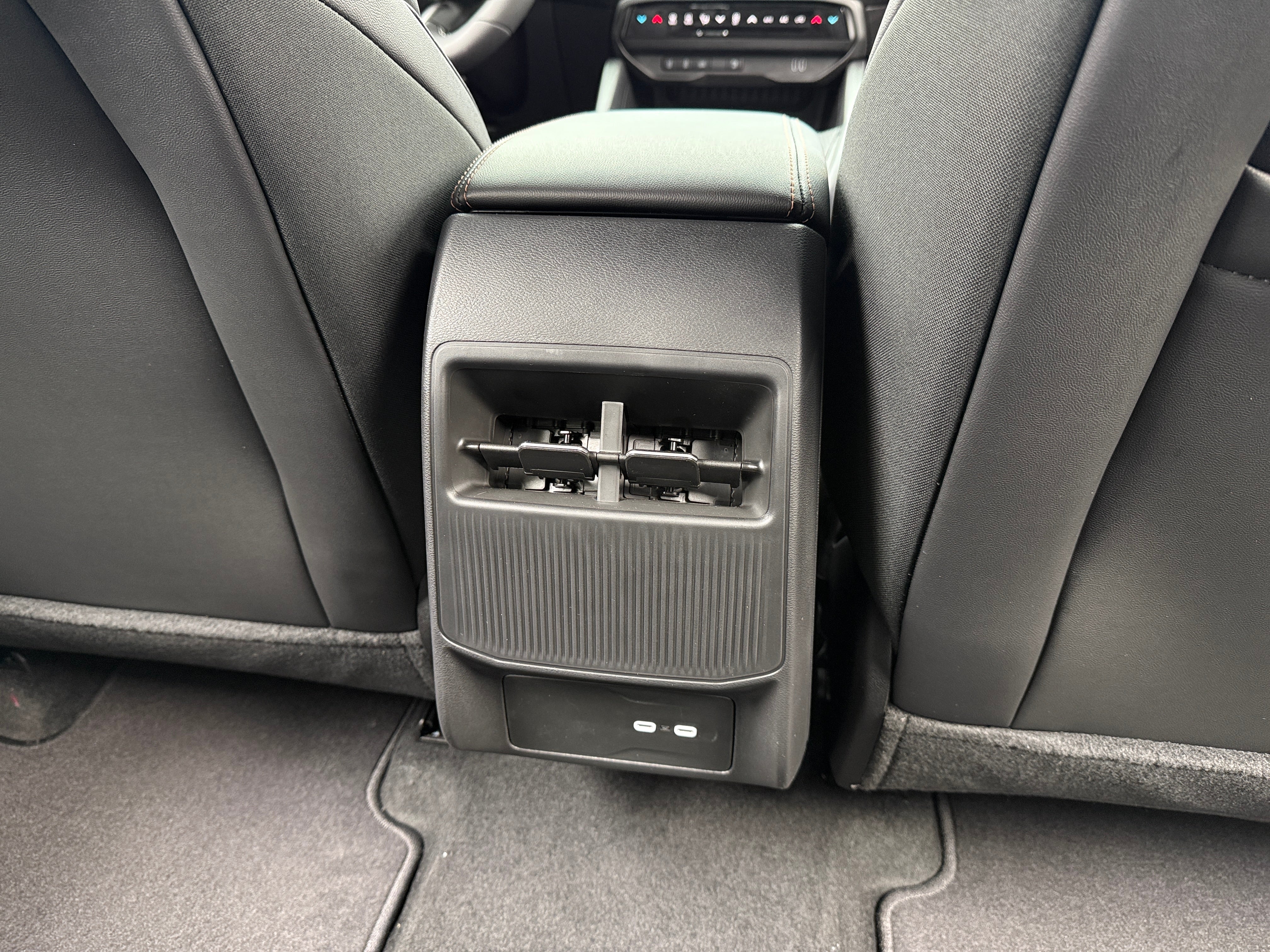 2026 Jeep Cherokee Limited HEV 4X4's photo