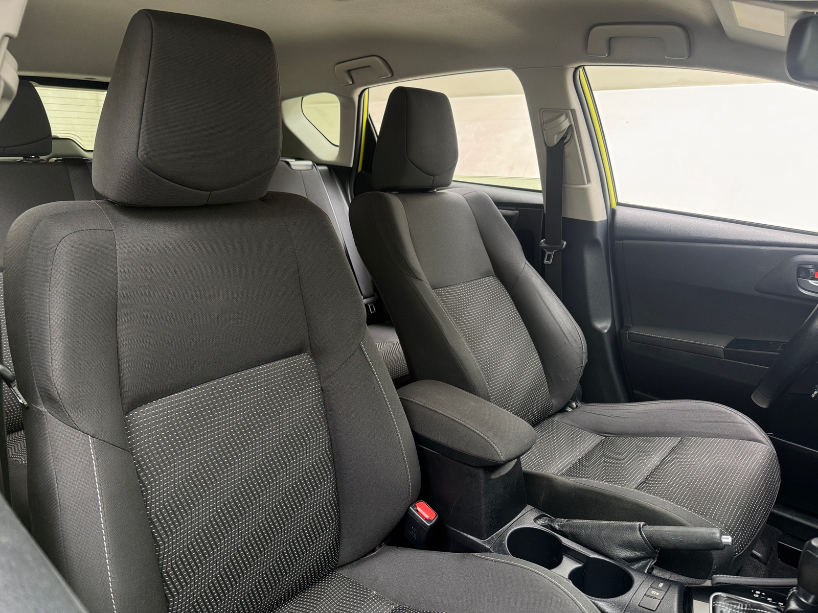 Thumbnail: 2018 Toyota Corolla iM - 2