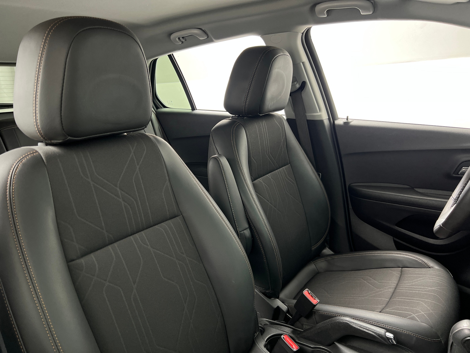 Thumbnail: 2021 Chevrolet Trax - 2