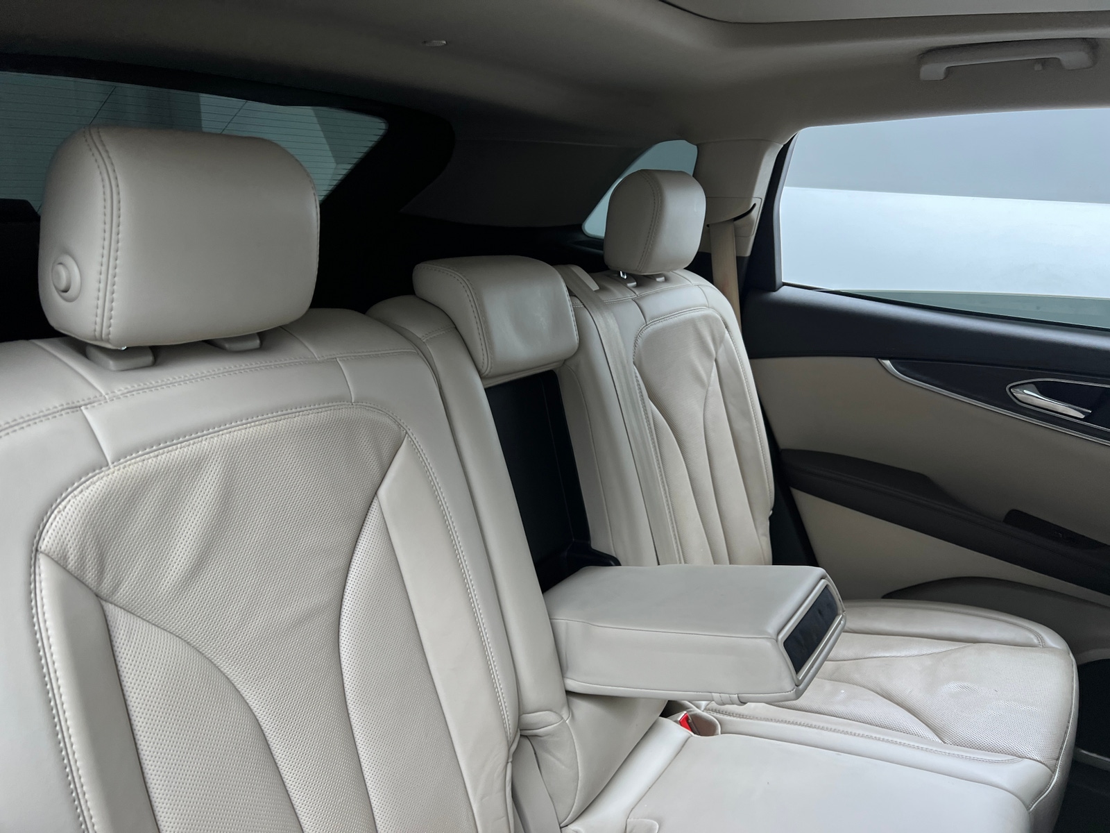 Thumbnail: 2019 Lincoln Nautilus - 5