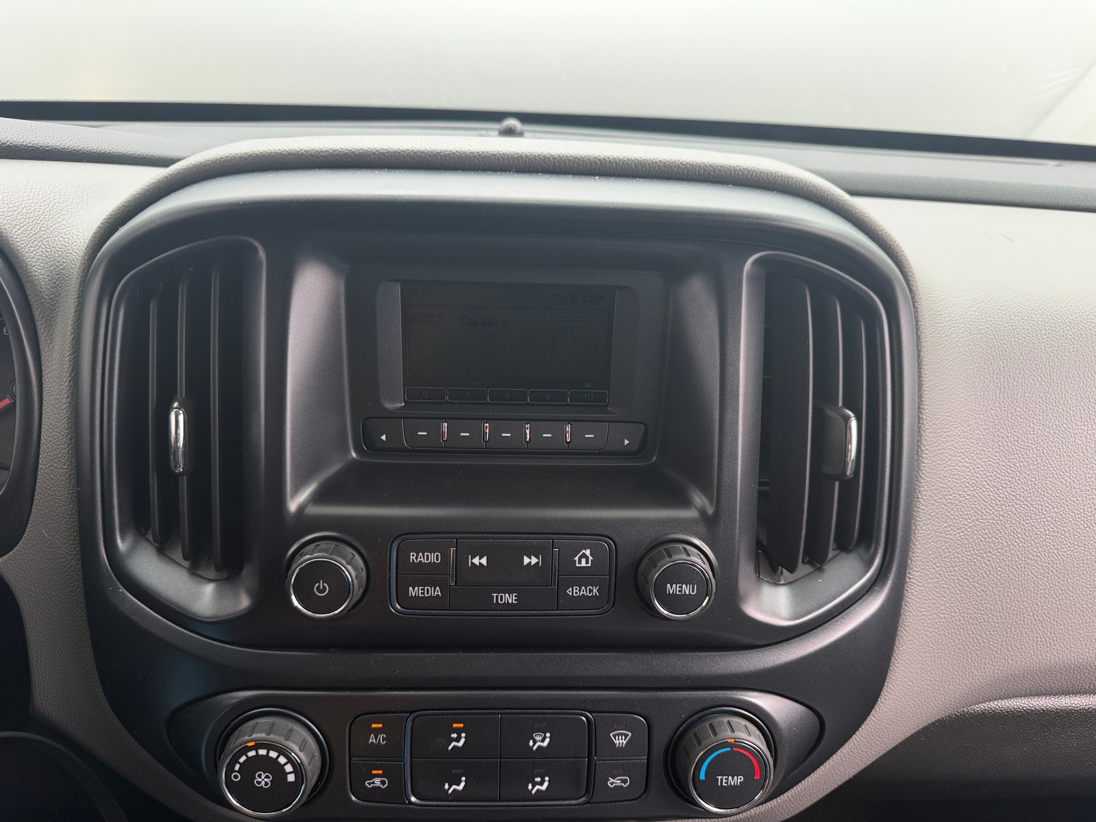 Thumbnail: 2017 Chevrolet Colorado - 4