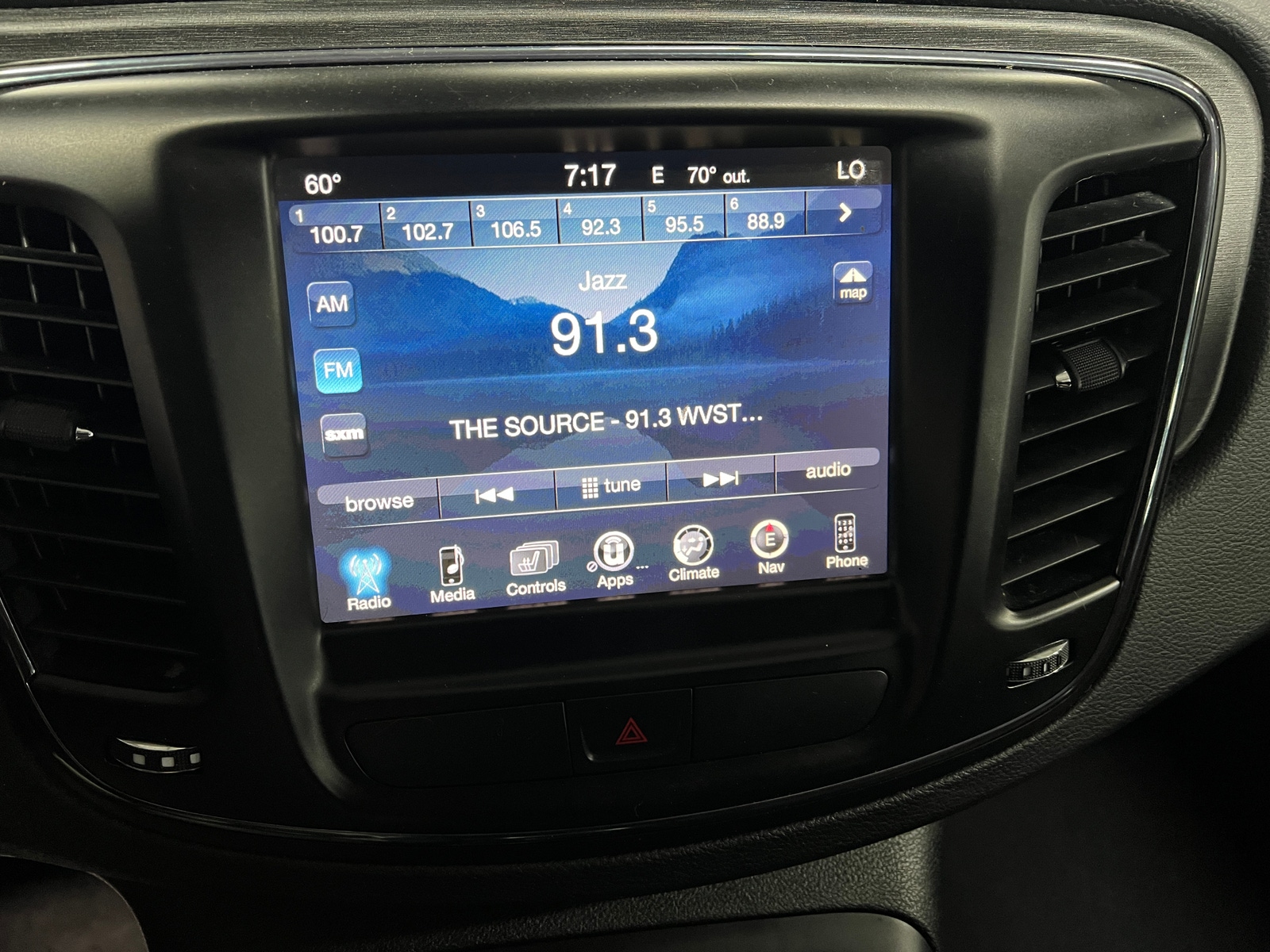 Thumbnail: 2016 Chrysler 200 - 4
