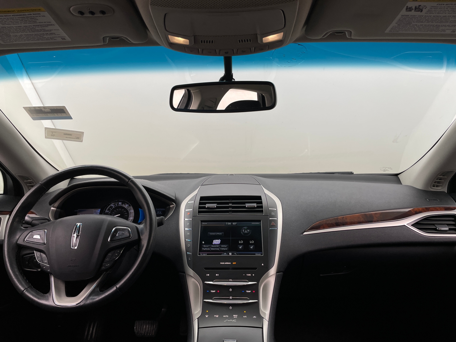 Thumbnail: 2016 Lincoln MKZ - 2