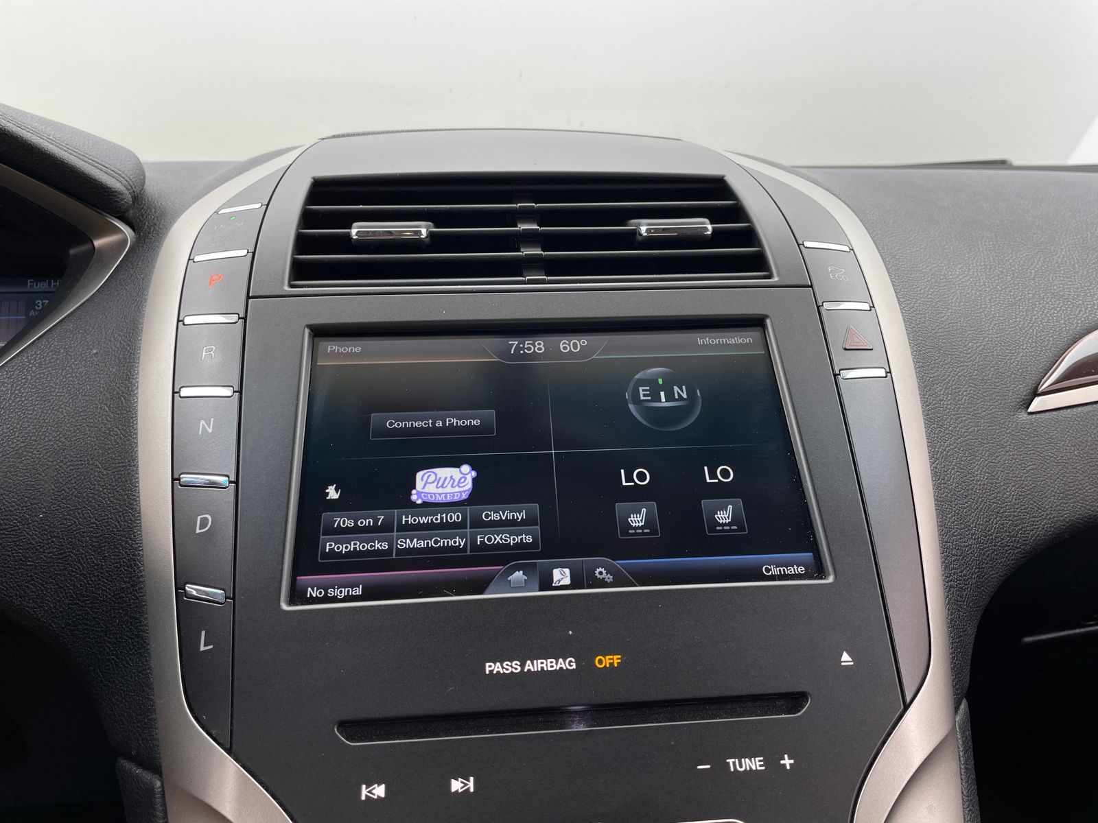 Thumbnail: 2016 Lincoln MKZ - 3