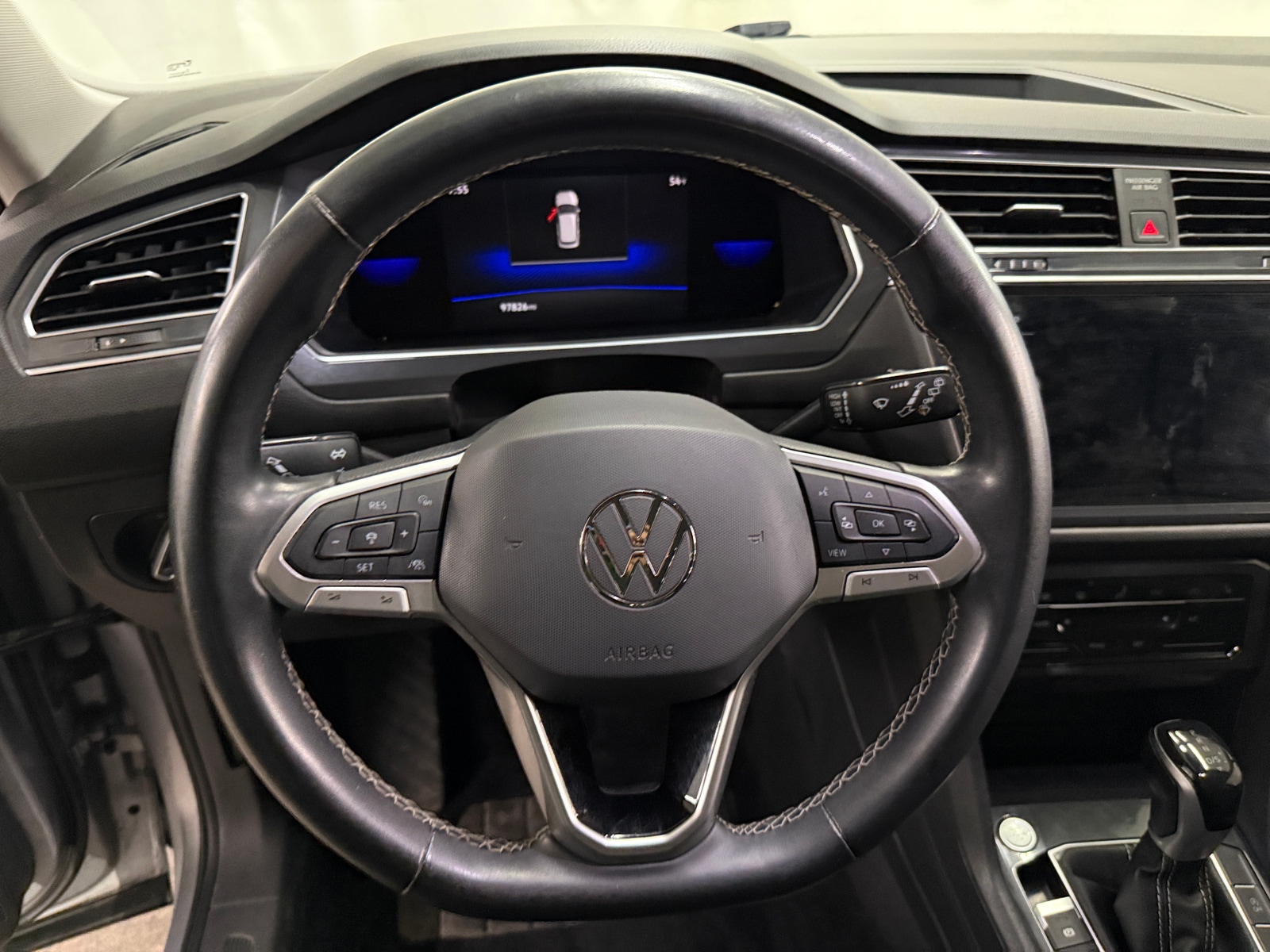 Thumbnail: 2022 Volkswagen Tiguan - 4