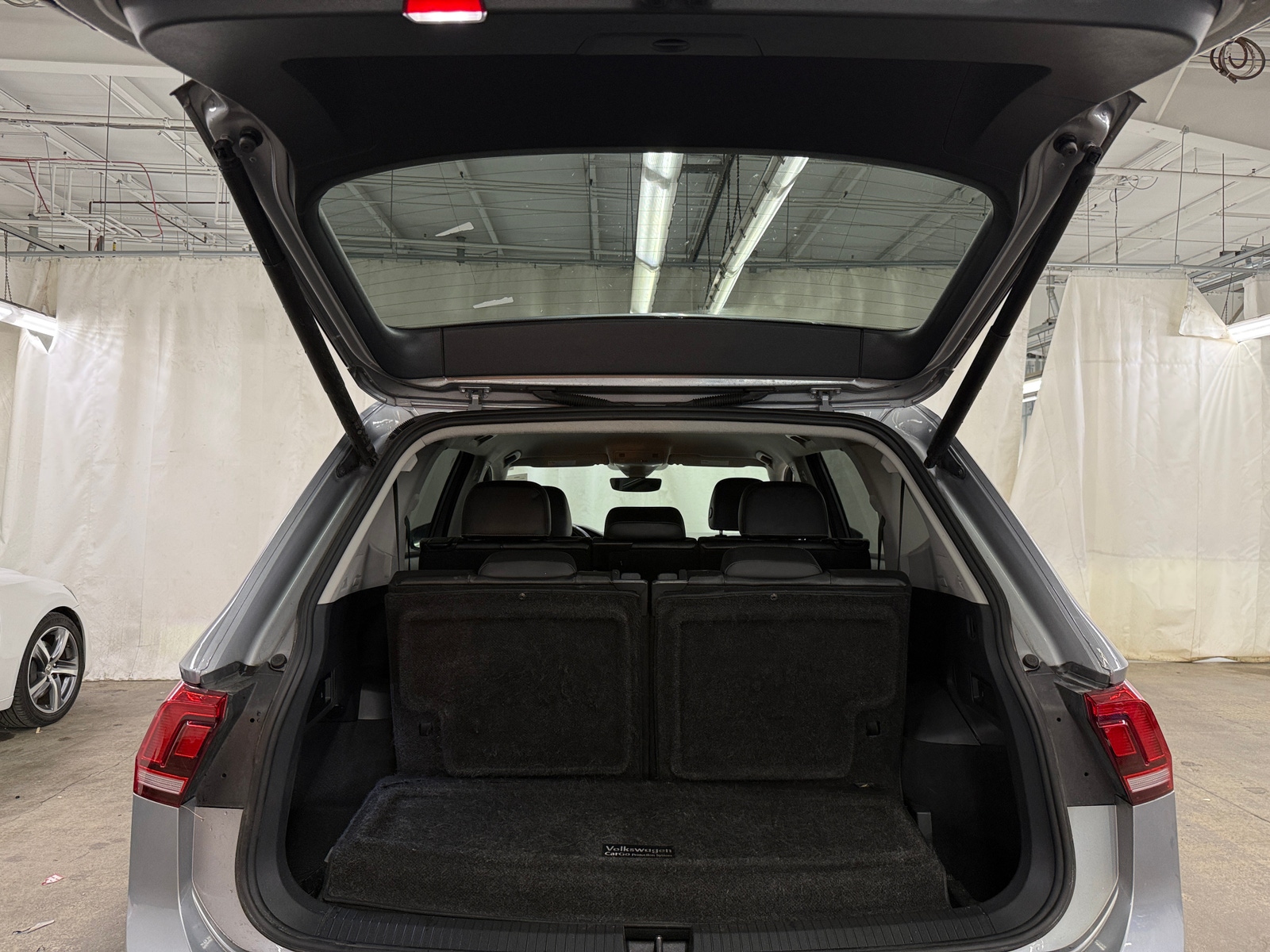 Thumbnail: 2022 Volkswagen Tiguan - 6