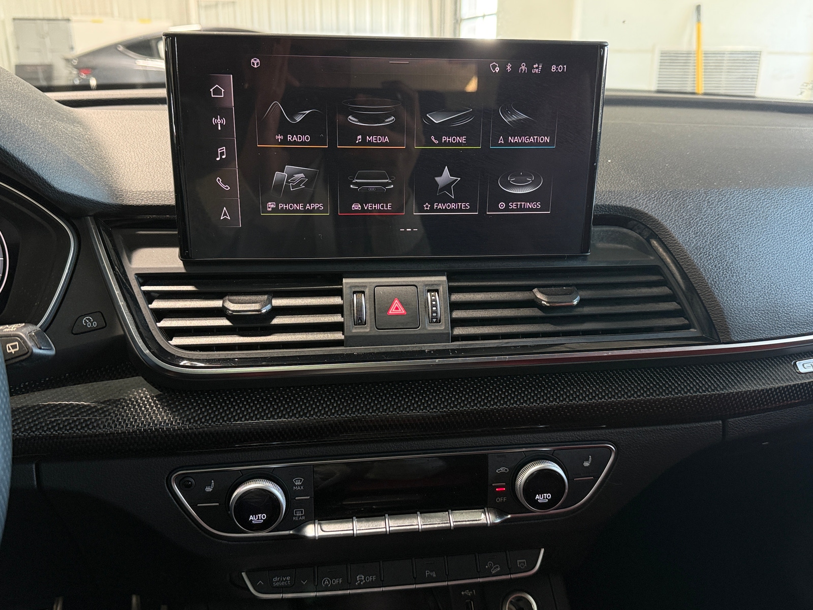 Thumbnail: 2023 Audi SQ5 - 3