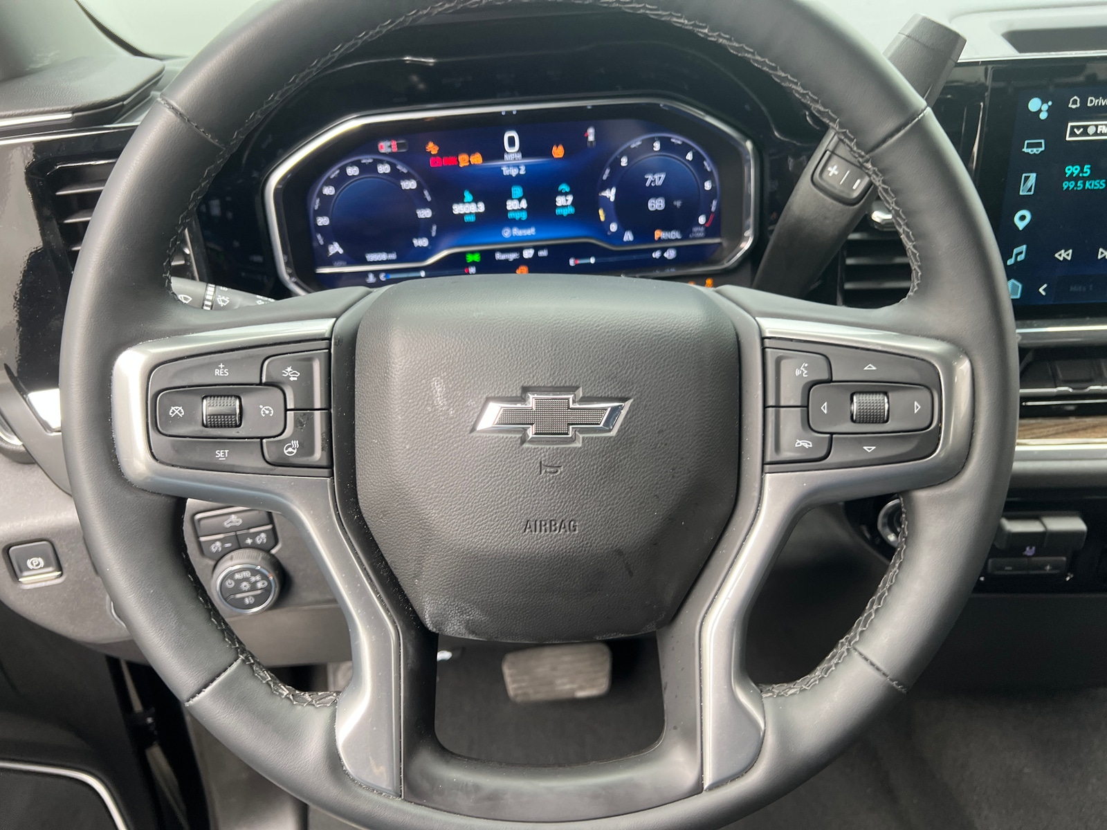 Thumbnail: 2025 Chevrolet Silverado 1500 - 5