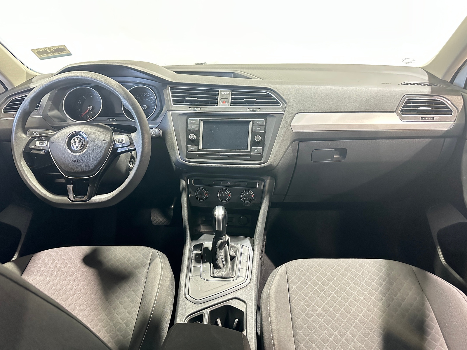 Thumbnail: 2021 Volkswagen Tiguan - 3