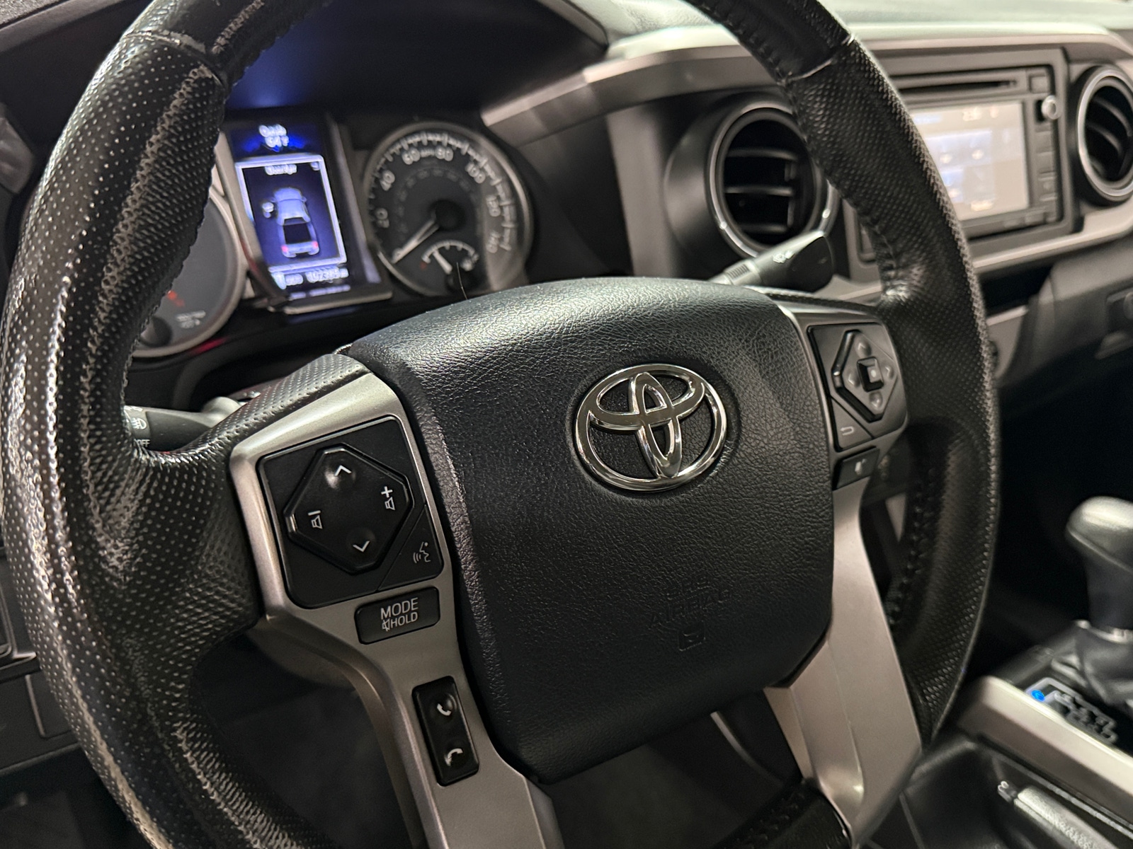 Thumbnail: 2016 Toyota Tacoma - 5