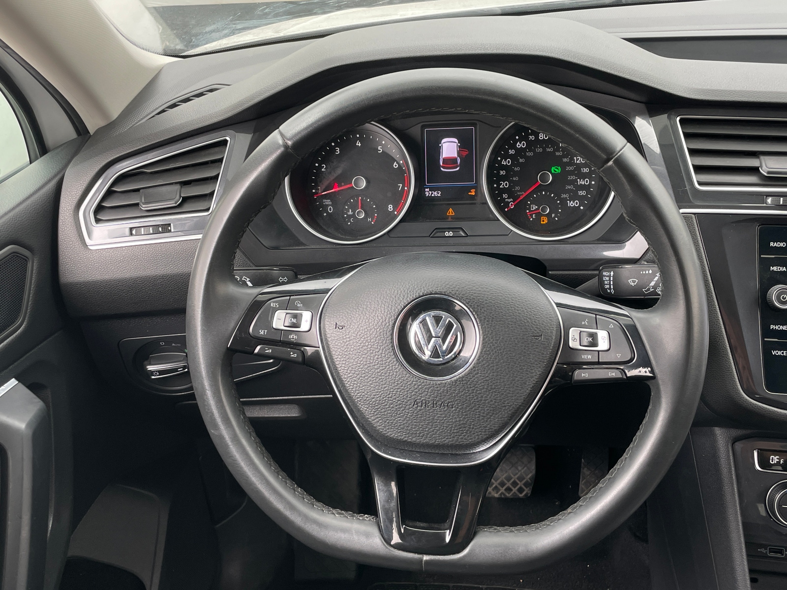 Thumbnail: 2020 Volkswagen Tiguan - 4