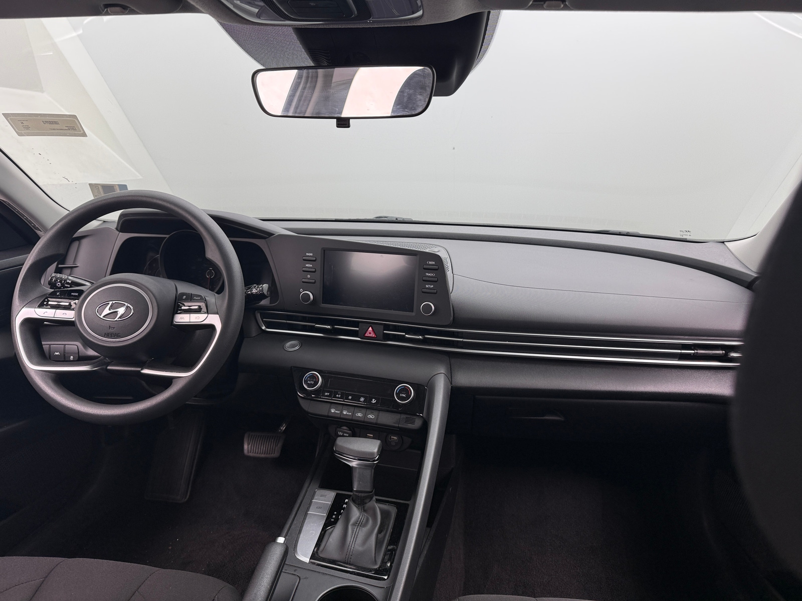Thumbnail: 2021 Hyundai Elantra - 3