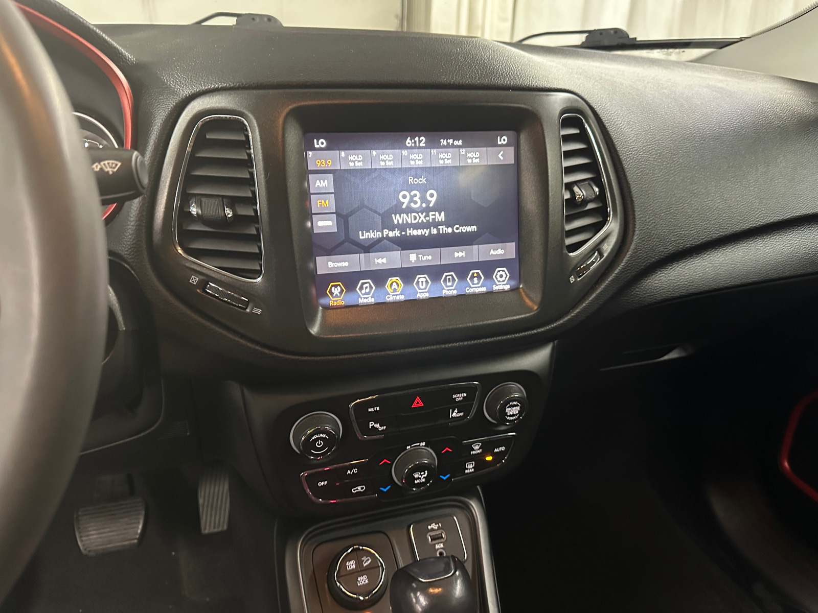 Thumbnail: 2021 Jeep Compass - 3