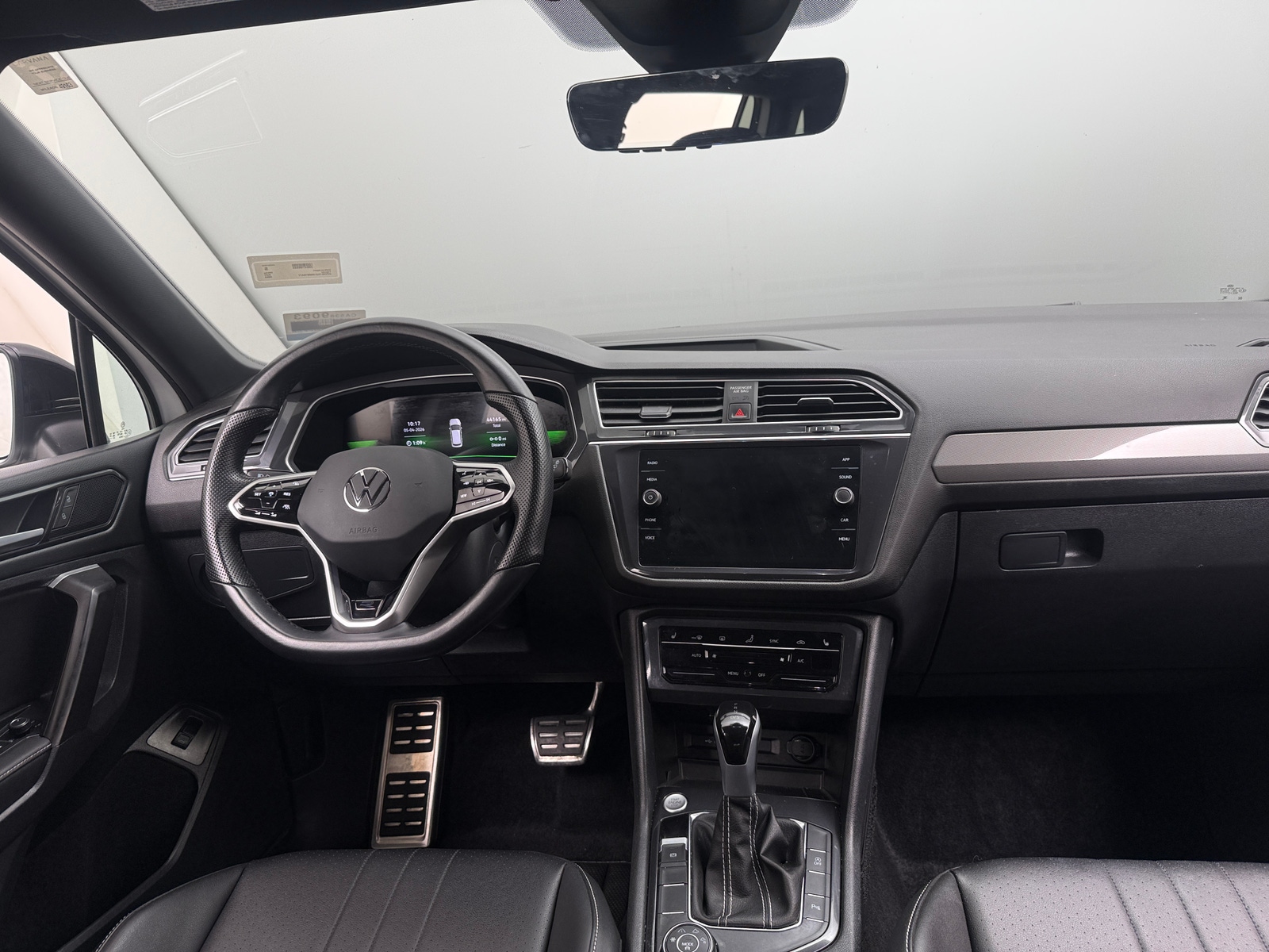 Thumbnail: 2024 Volkswagen Tiguan - 2