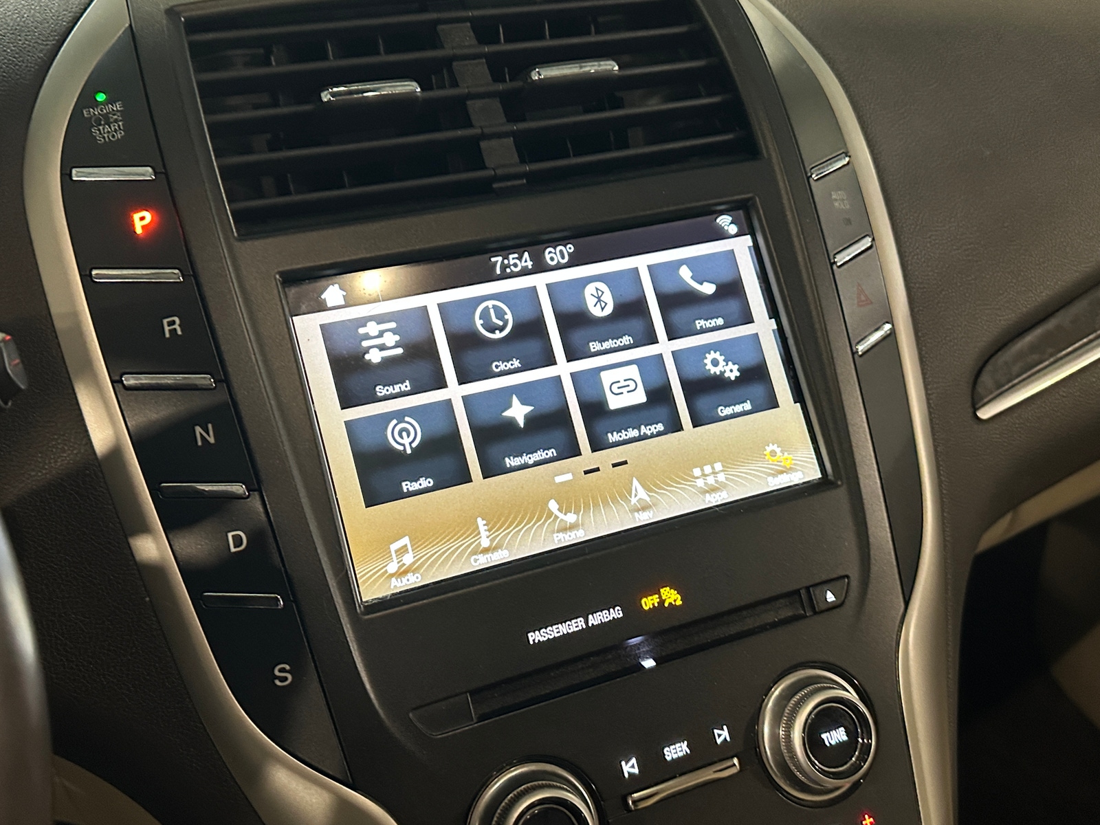Thumbnail: 2017 Lincoln MKC - 3