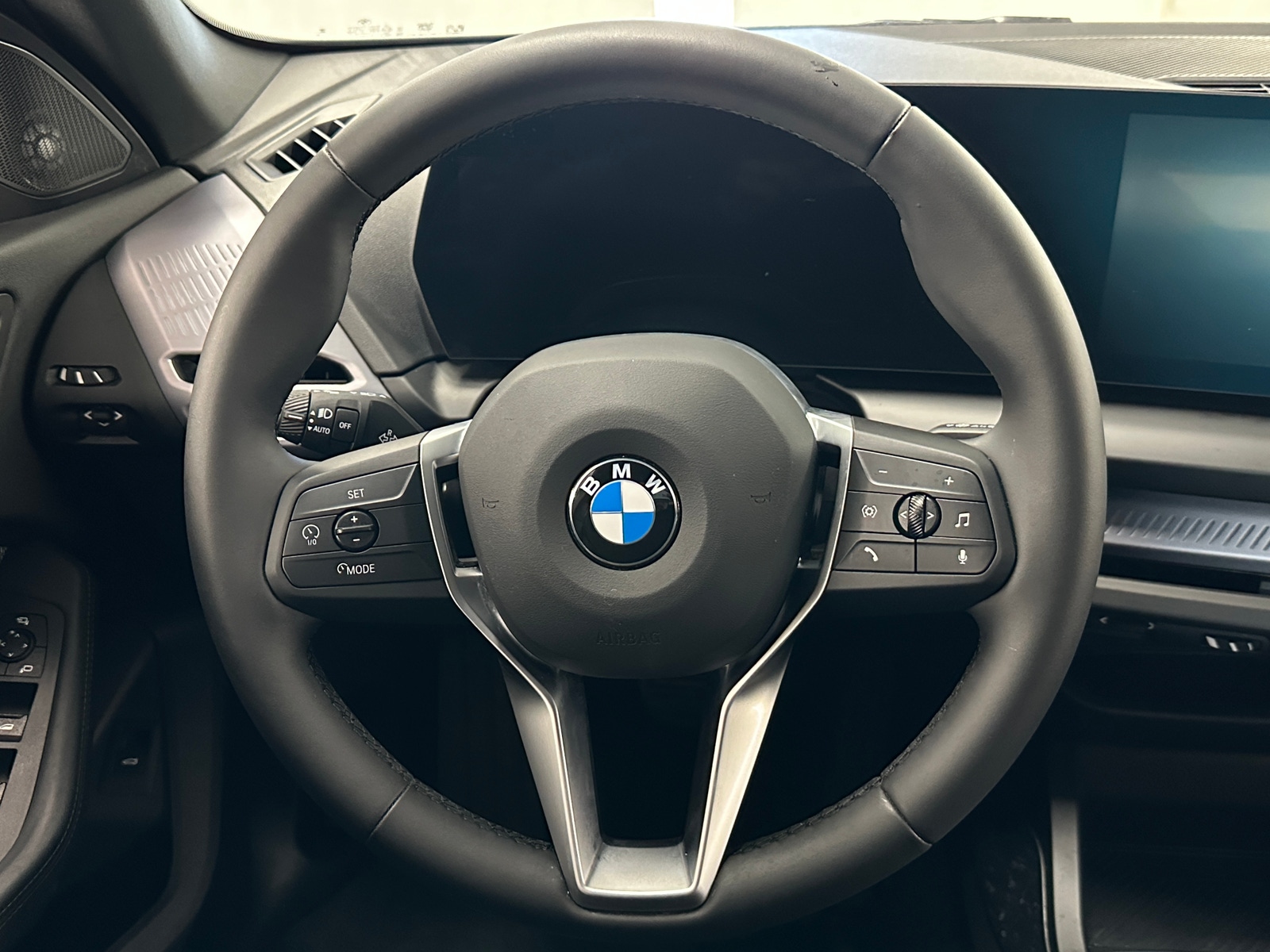 Thumbnail: 2025 BMW 2 Series - 4