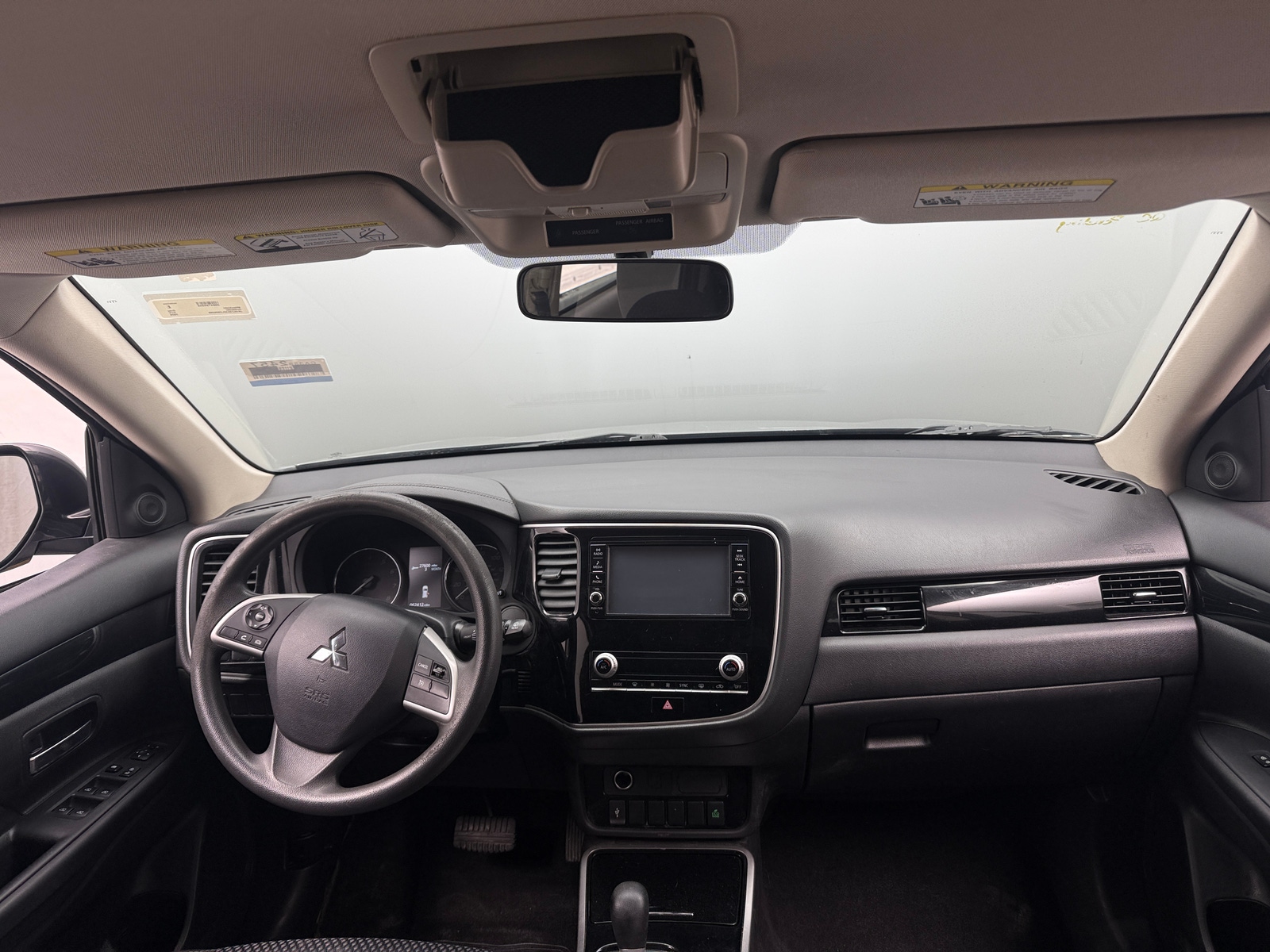 Thumbnail: 2020 Mitsubishi Outlander - 3