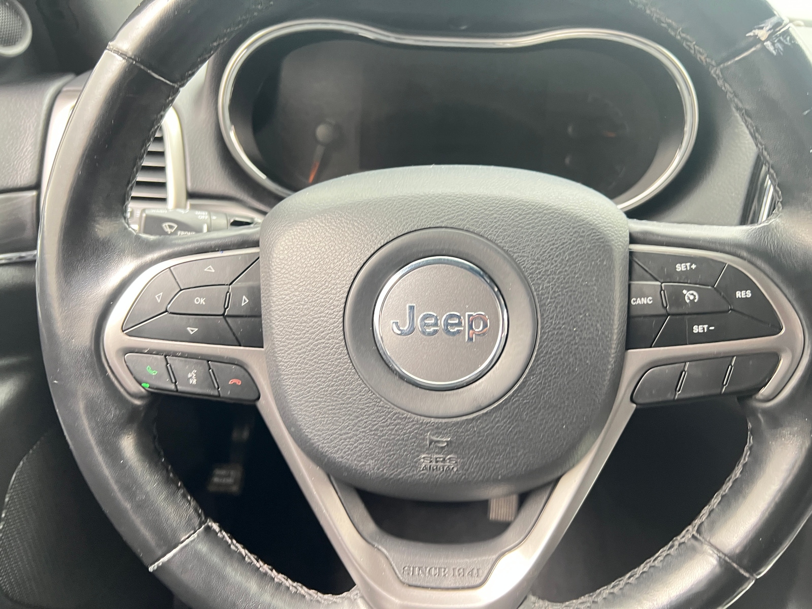 Thumbnail: 2019 Jeep Grand Cherokee - 4