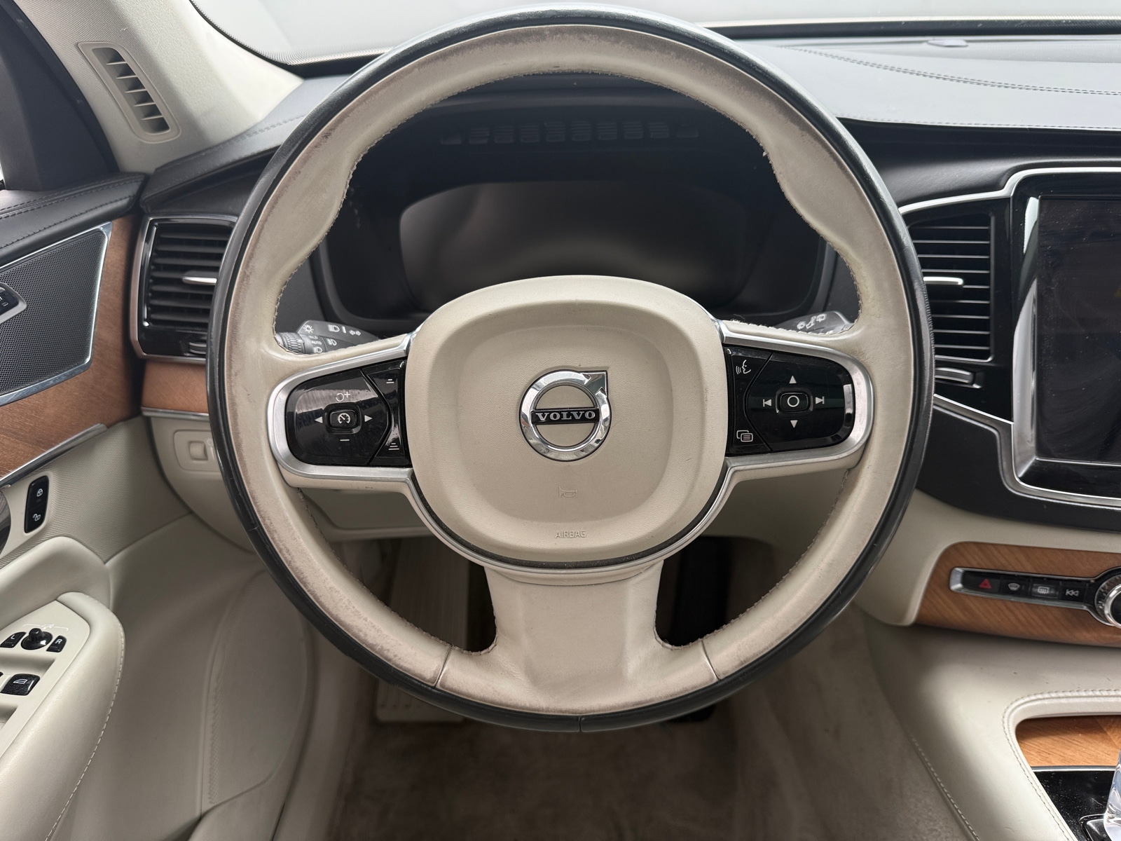 Thumbnail: 2016 Volvo XC90 - 4