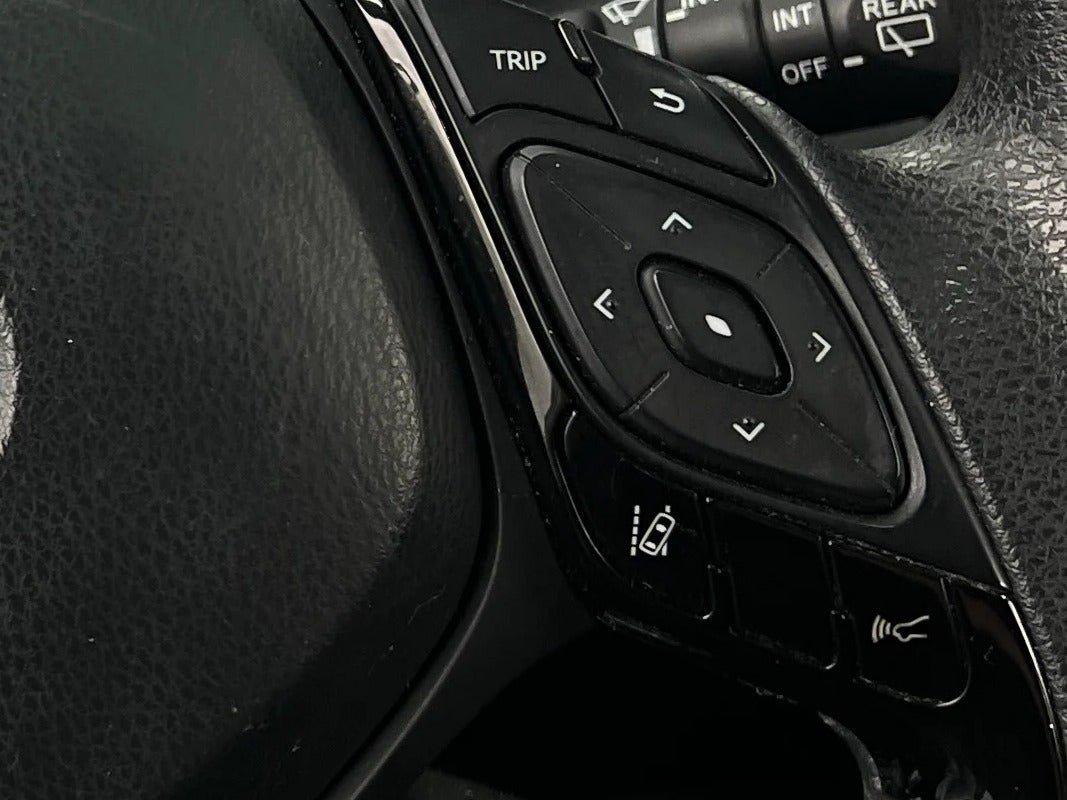 2021 Toyota C-HR LE - Photo 10