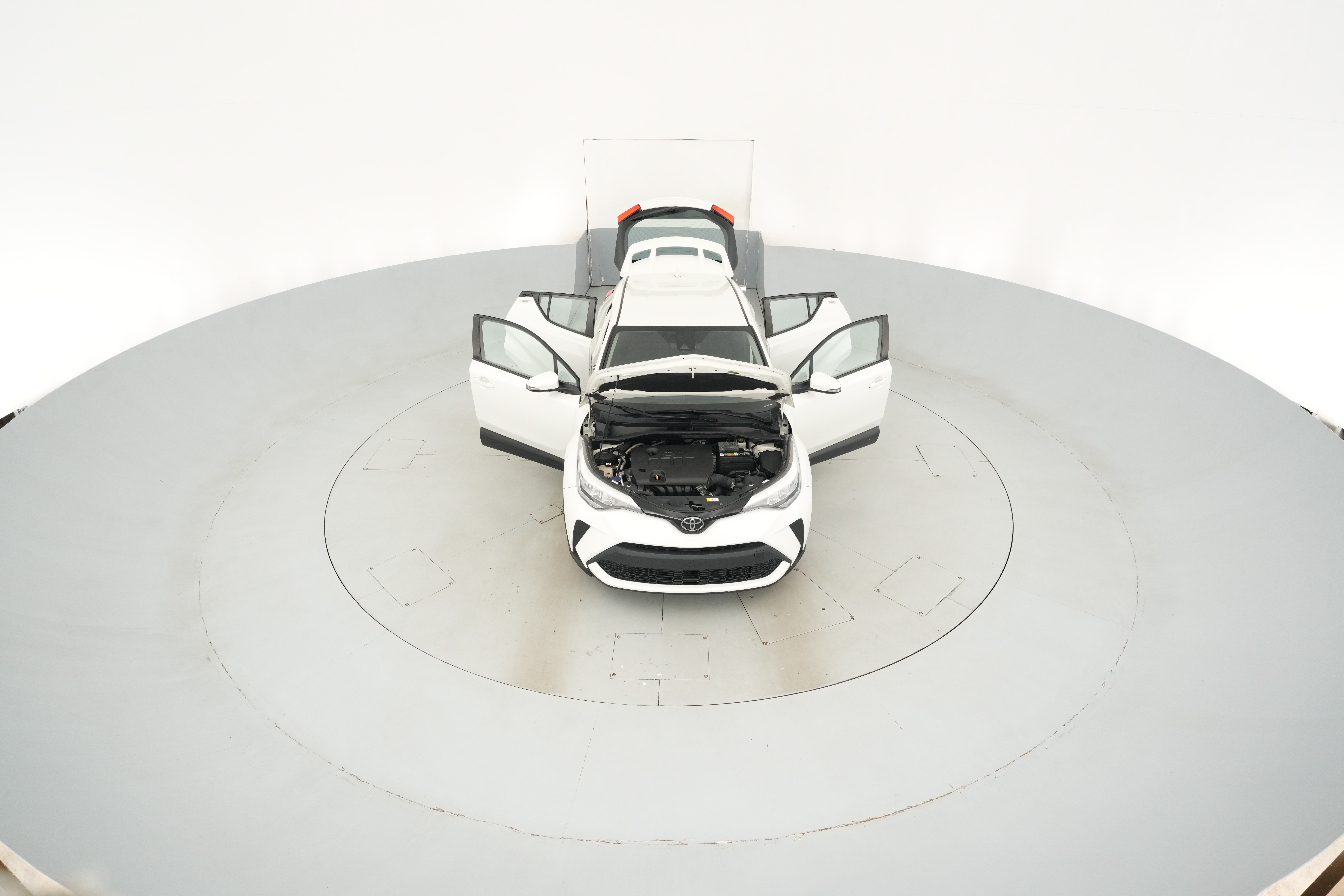 2021 Toyota C-HR LE - Photo 36